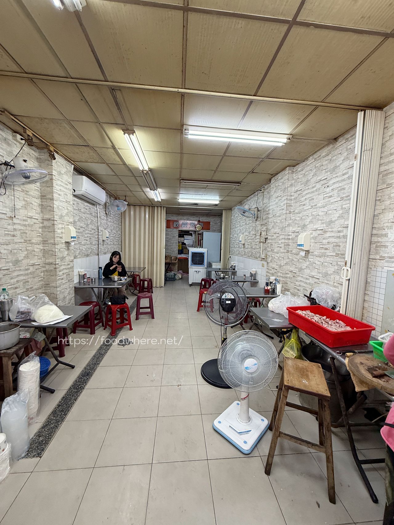 高雄鳳山美食推薦《五甲社區土魠魚羹》鮮甜高麗菜湯底與現炸大塊魚肉 @高雄美食底對