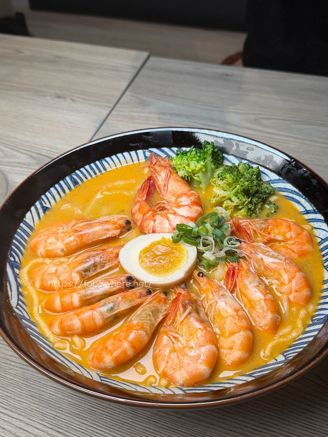 （有菜單）文藻周邊美食推薦《二春外鍋燒專賣店》肉控與海鮮控都能滿足的自由配鍋燒 @高雄美食底對