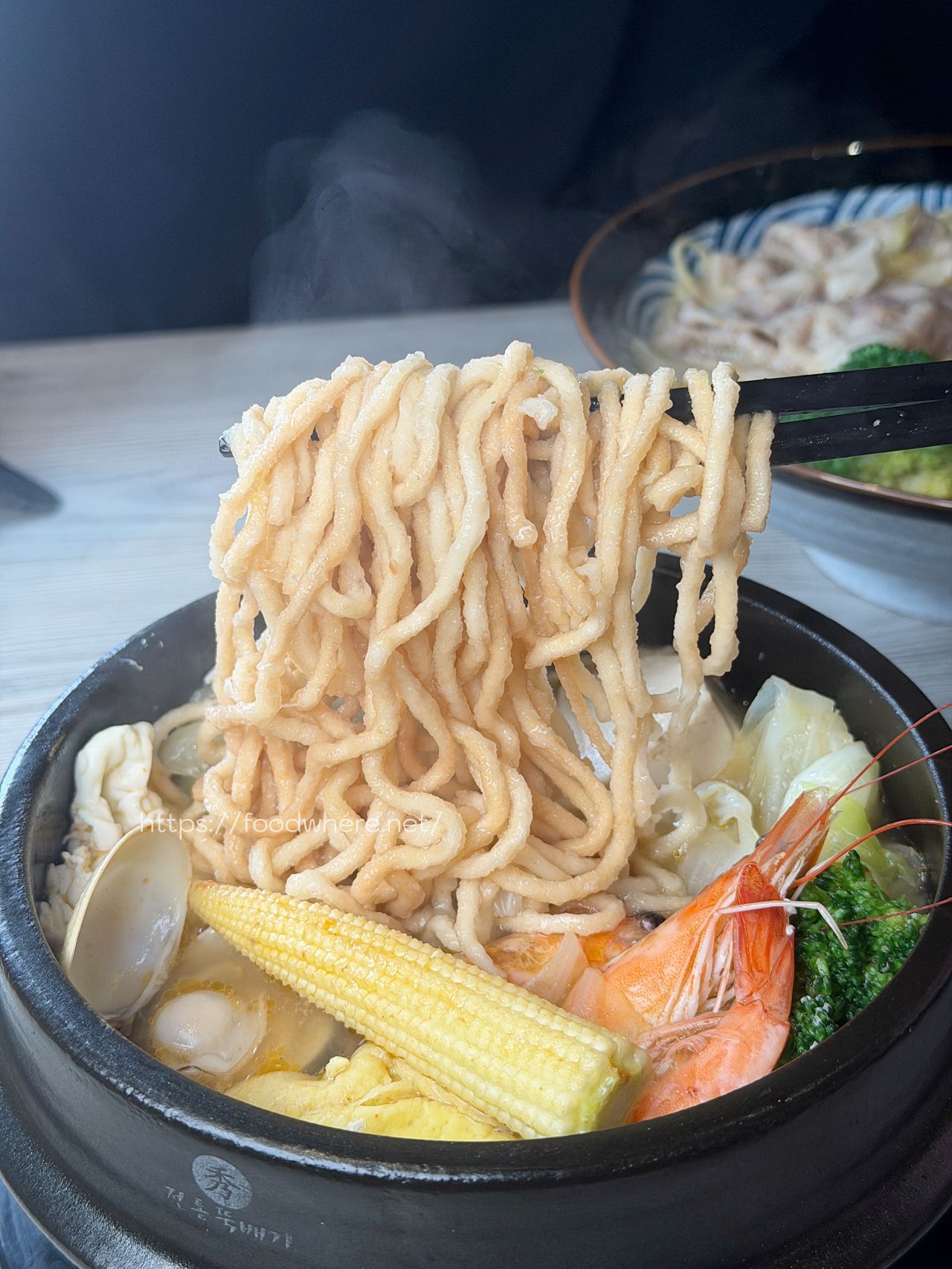 （有菜單）文藻周邊美食推薦《二春外鍋燒專賣店》肉控與海鮮控都能滿足的自由配鍋燒 @高雄美食底對