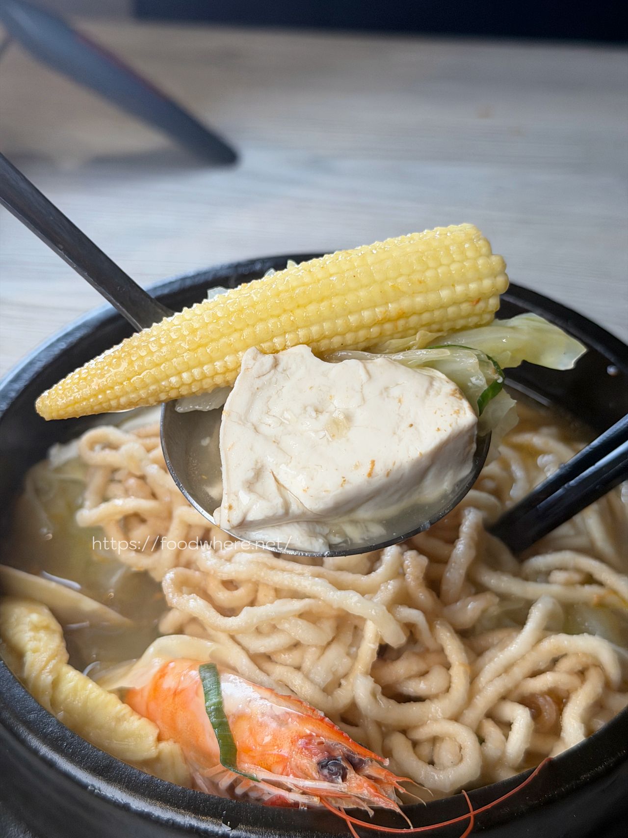 （有菜單）文藻周邊美食推薦《二春外鍋燒專賣店》肉控與海鮮控都能滿足的自由配鍋燒 @高雄美食底對