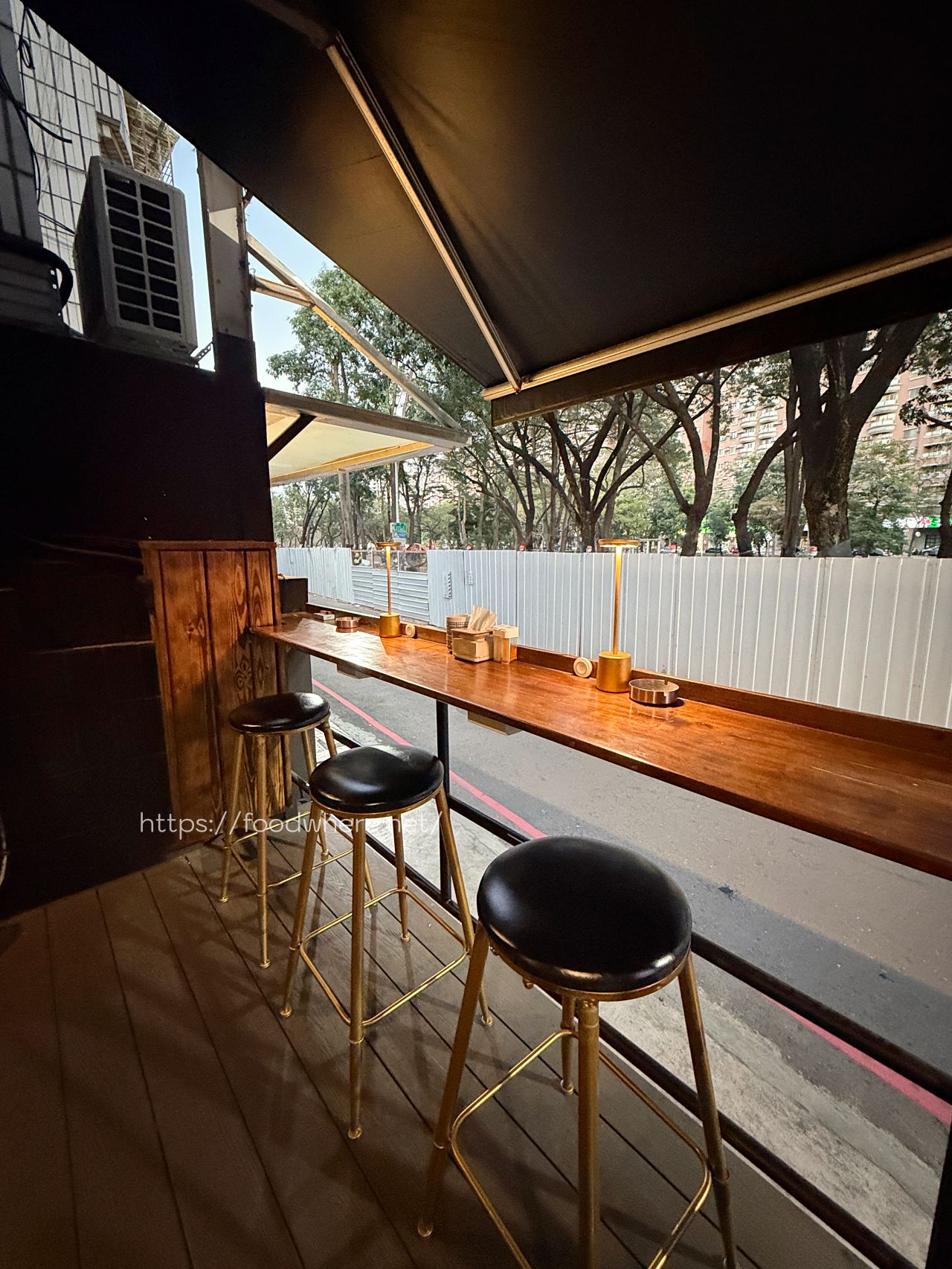 高雄左營串燒居酒屋《上次那間 》藏身河堤社區的居酒屋 每一串都能熱騰騰入口 @高雄美食底對