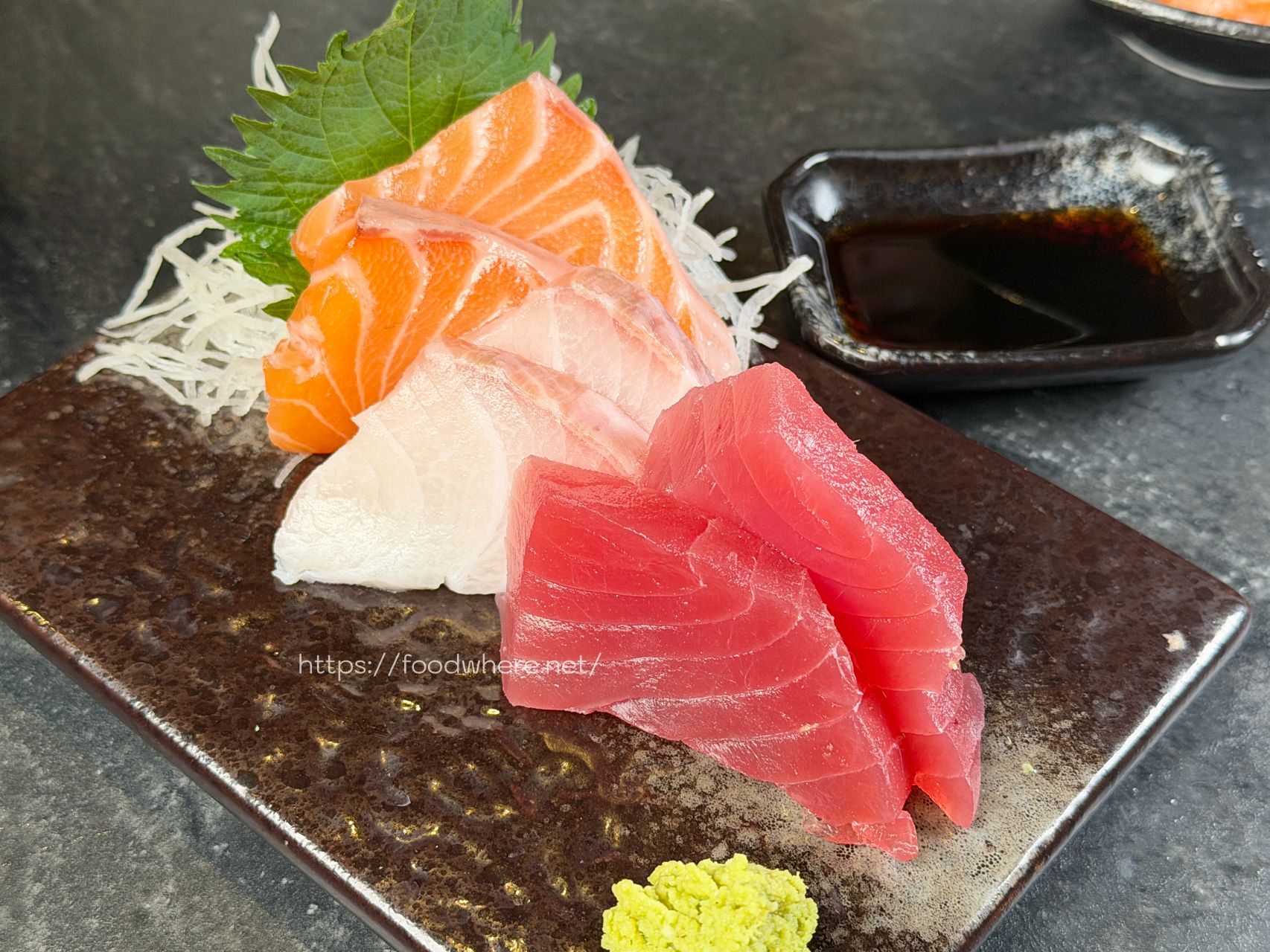 高雄左營串燒居酒屋《上次那間 》藏身河堤社區的居酒屋 每一串都能熱騰騰入口 @高雄美食底對