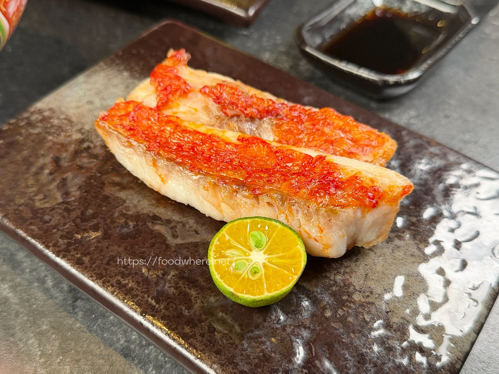 高雄左營串燒居酒屋《上次那間 》藏身河堤社區的居酒屋 每一串都能熱騰騰入口 @高雄美食底對