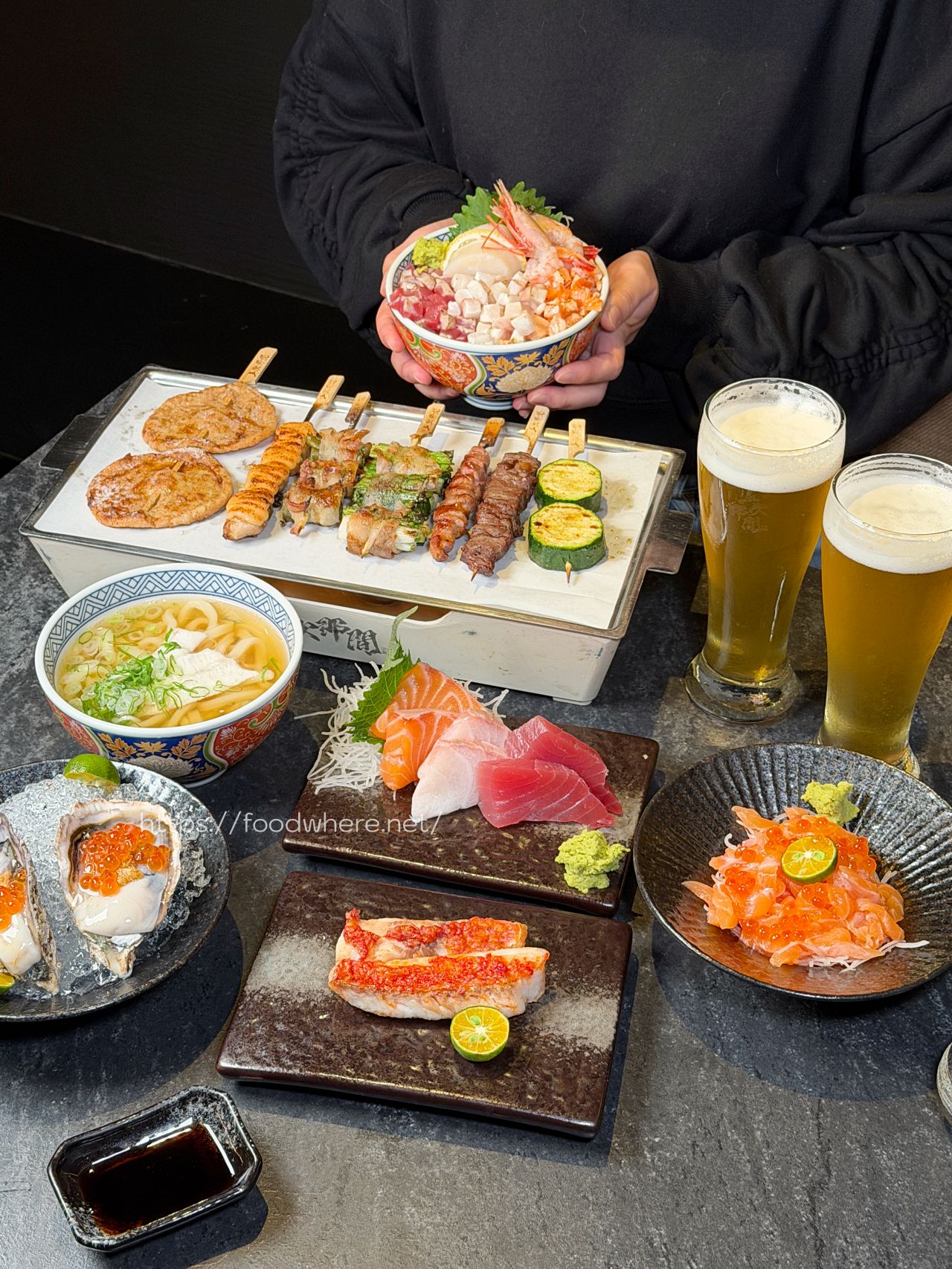 高雄左營串燒居酒屋《上次那間 》藏身河堤社區的居酒屋 每一串都能熱騰騰入口 @高雄美食底對