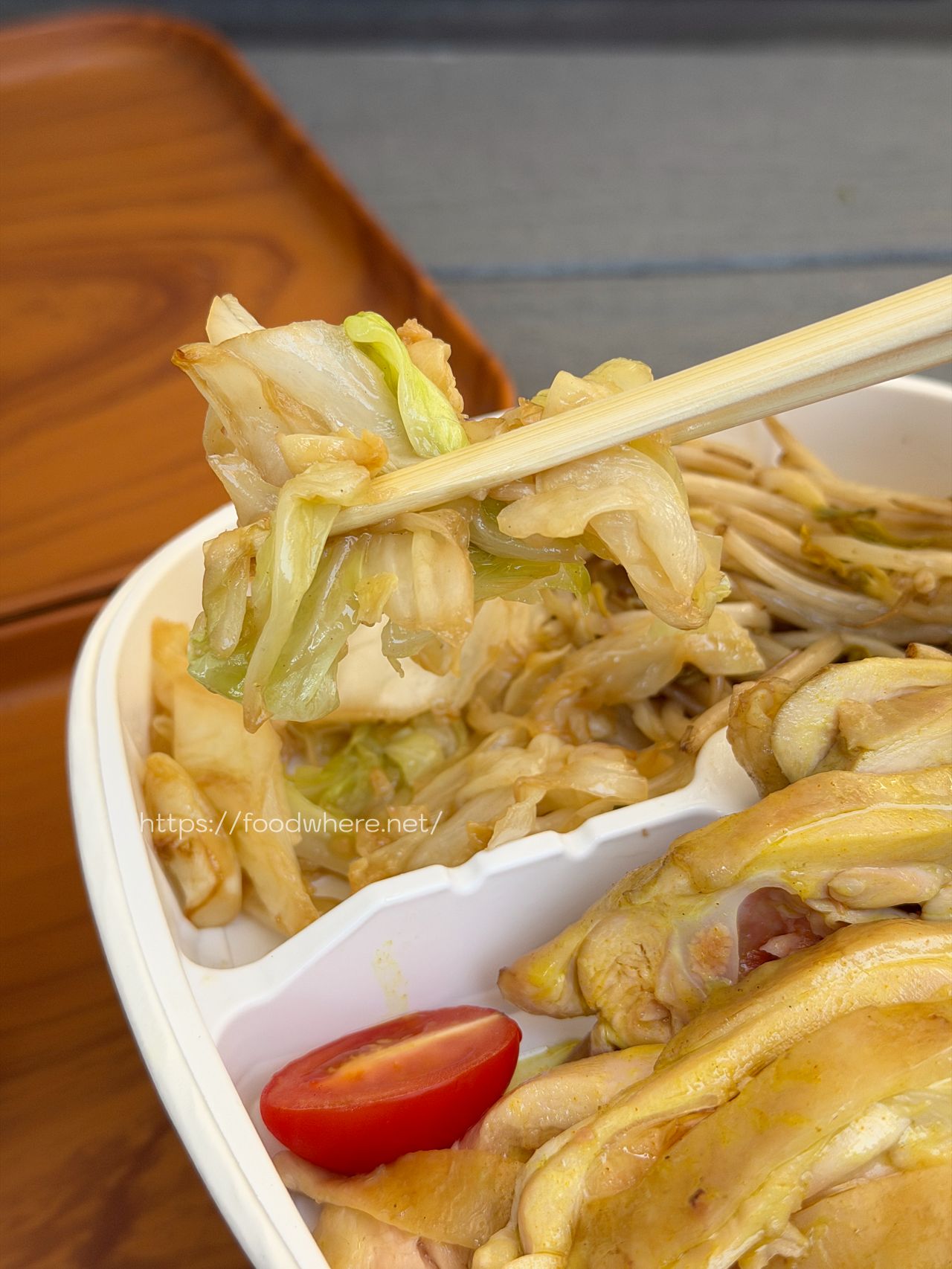 高雄鹽埕美食《雞飯子 海南雞專賣店 》嫩口海南雞配珍珠奶茶 @高雄美食底對