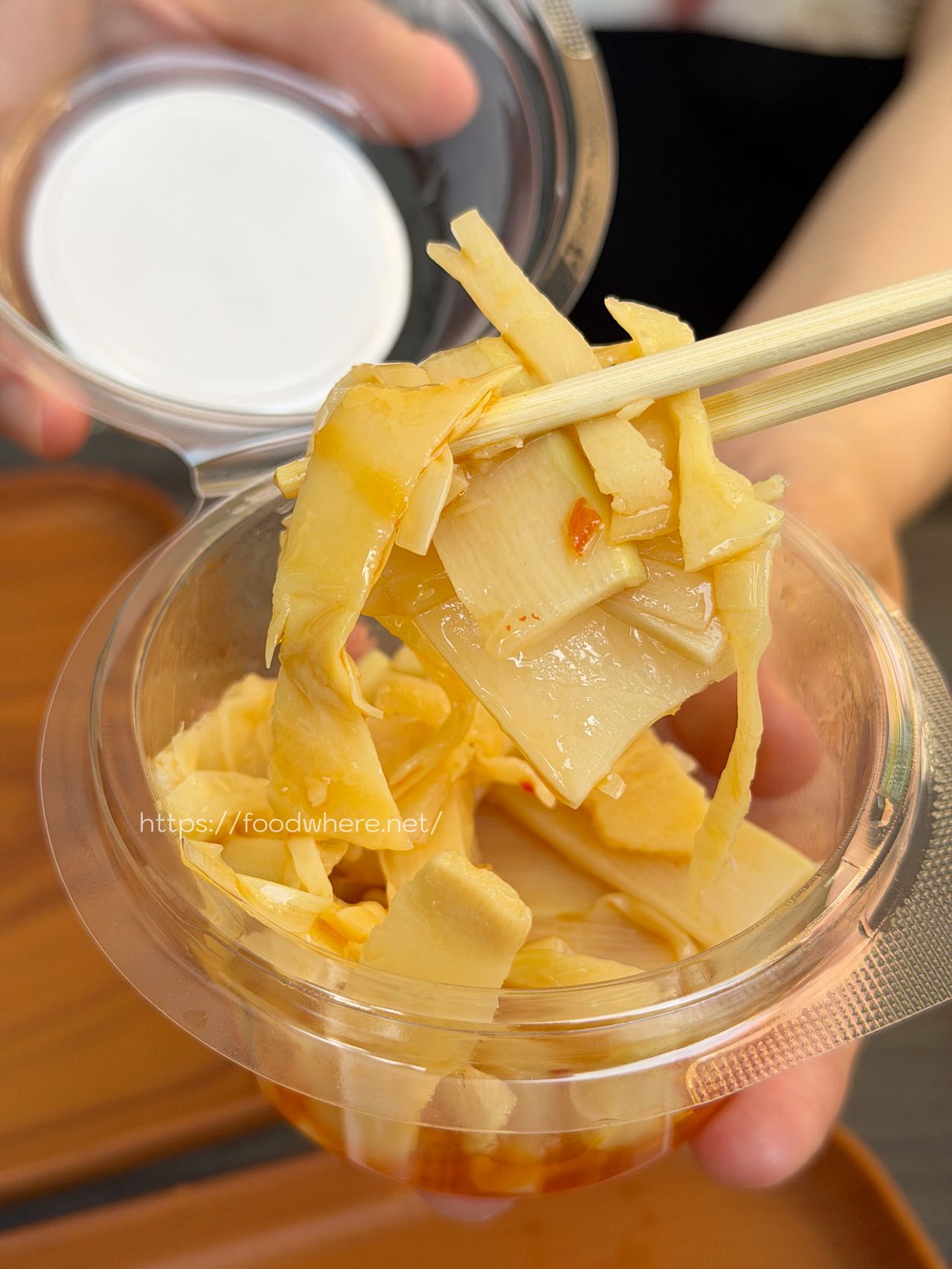 高雄鹽埕美食《雞飯子 海南雞專賣店 》嫩口海南雞配珍珠奶茶 @高雄美食底對