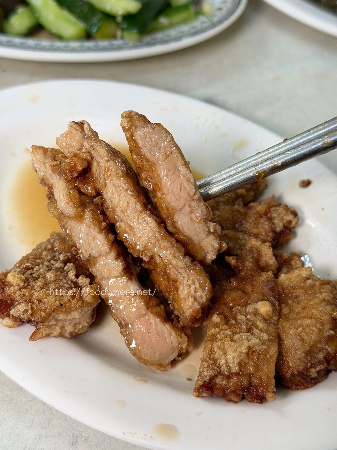 （最新菜單）高雄苓雅美食《鄧記家常牛肉麵》必點手工炸醬麵，加顆半熟荷包蛋超對味！ @高雄美食底對