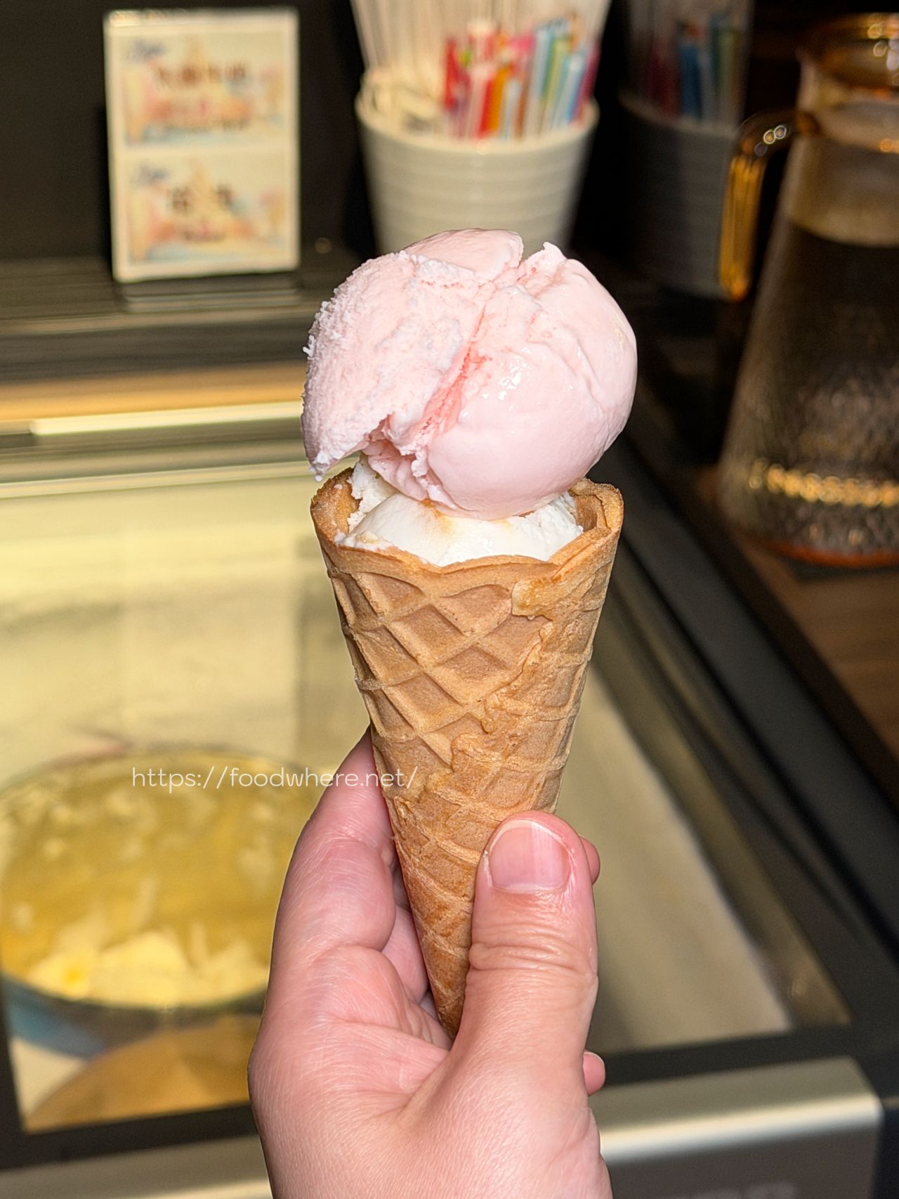 高雄火鍋推薦《舞古賀鍋物專門店》活跳跳新鮮爆蛋紅蟳單隻 99 元，36oz 大份量肉盤雙人餐 @高雄美食底對