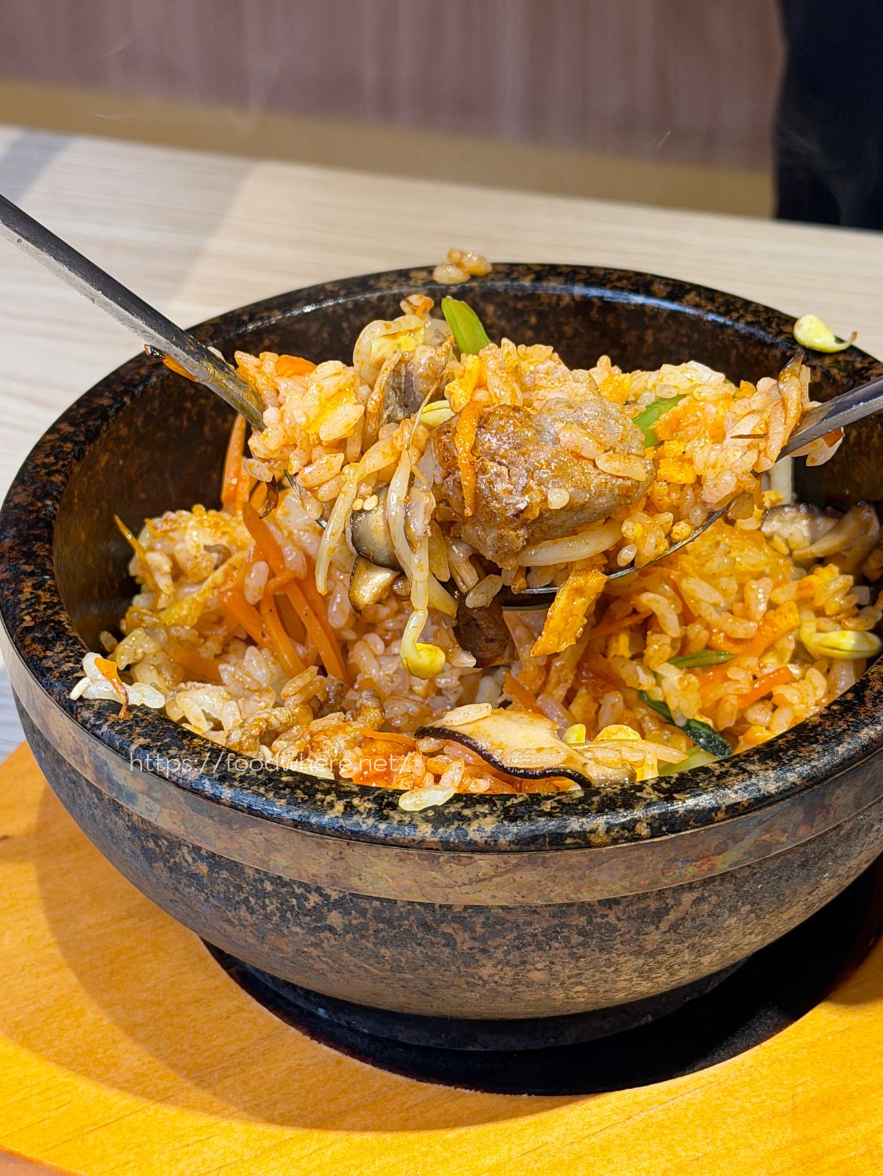 （有菜單）高雄前金美食《Bonchon本村韓食炸雞》插旗大立百貨！被 CNN 譽為「炸雞黃金標準」的美味到底多厲害？ @高雄美食底對