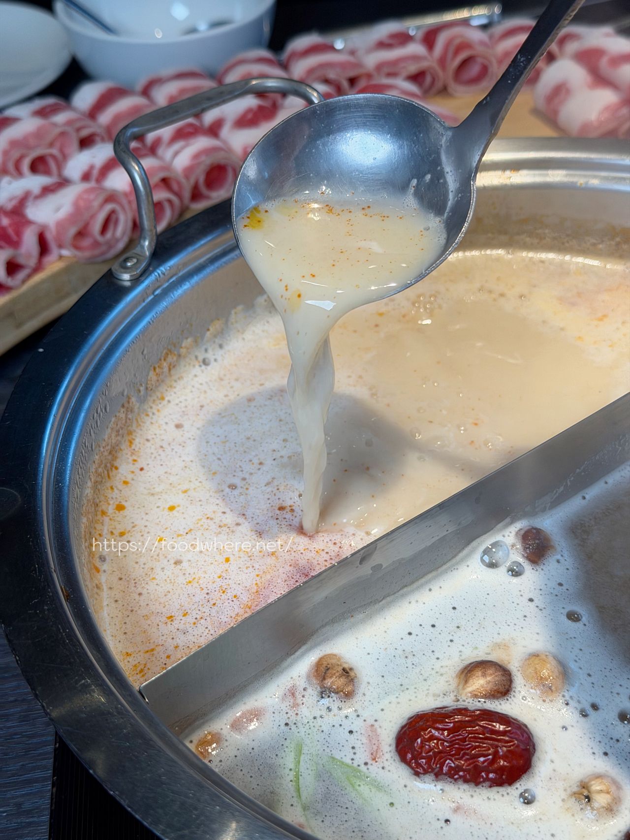 高雄火鍋推薦《舞古賀鍋物專門店》活跳跳新鮮爆蛋紅蟳單隻 99 元，36oz 大份量肉盤雙人餐 @高雄美食底對