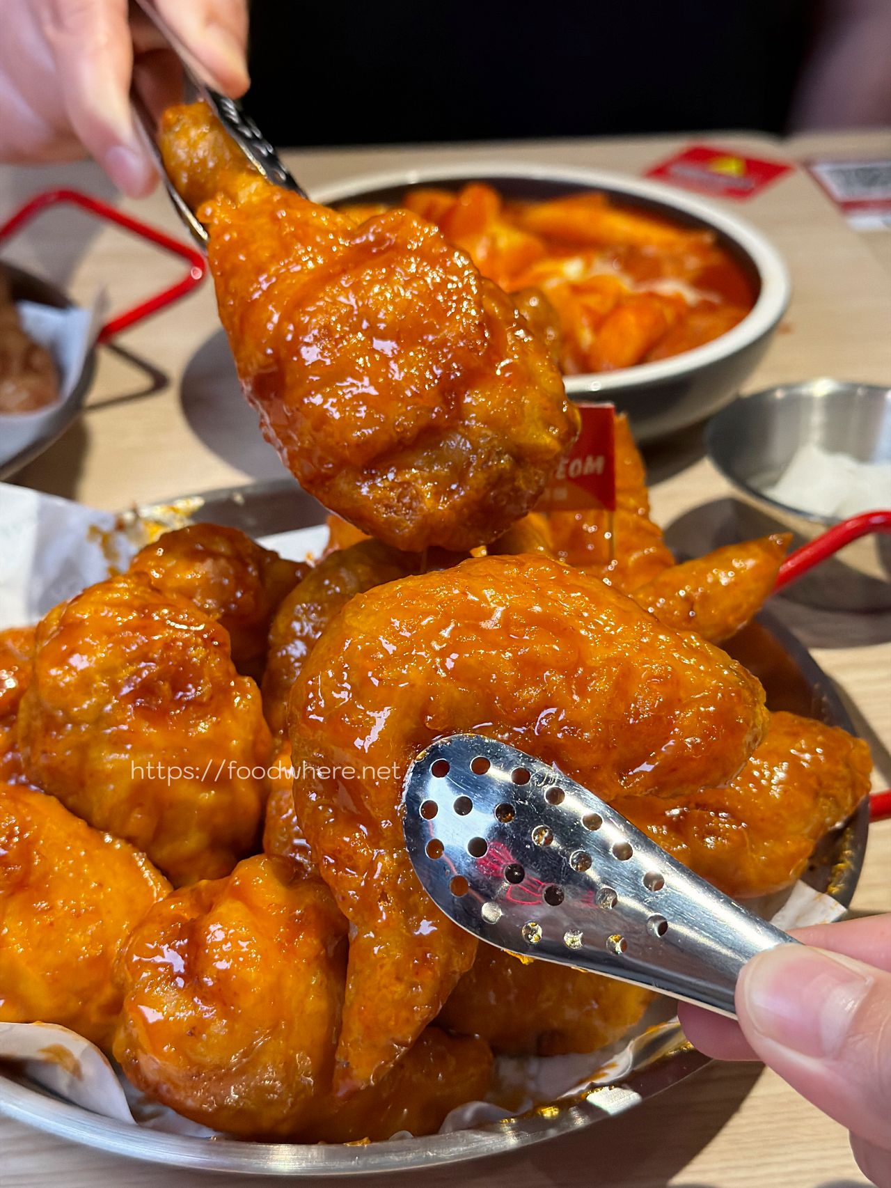 （有菜單）高雄前金美食《Bonchon本村韓食炸雞》插旗大立百貨！被 CNN 譽為「炸雞黃金標準」的美味到底多厲害？ @高雄美食底對