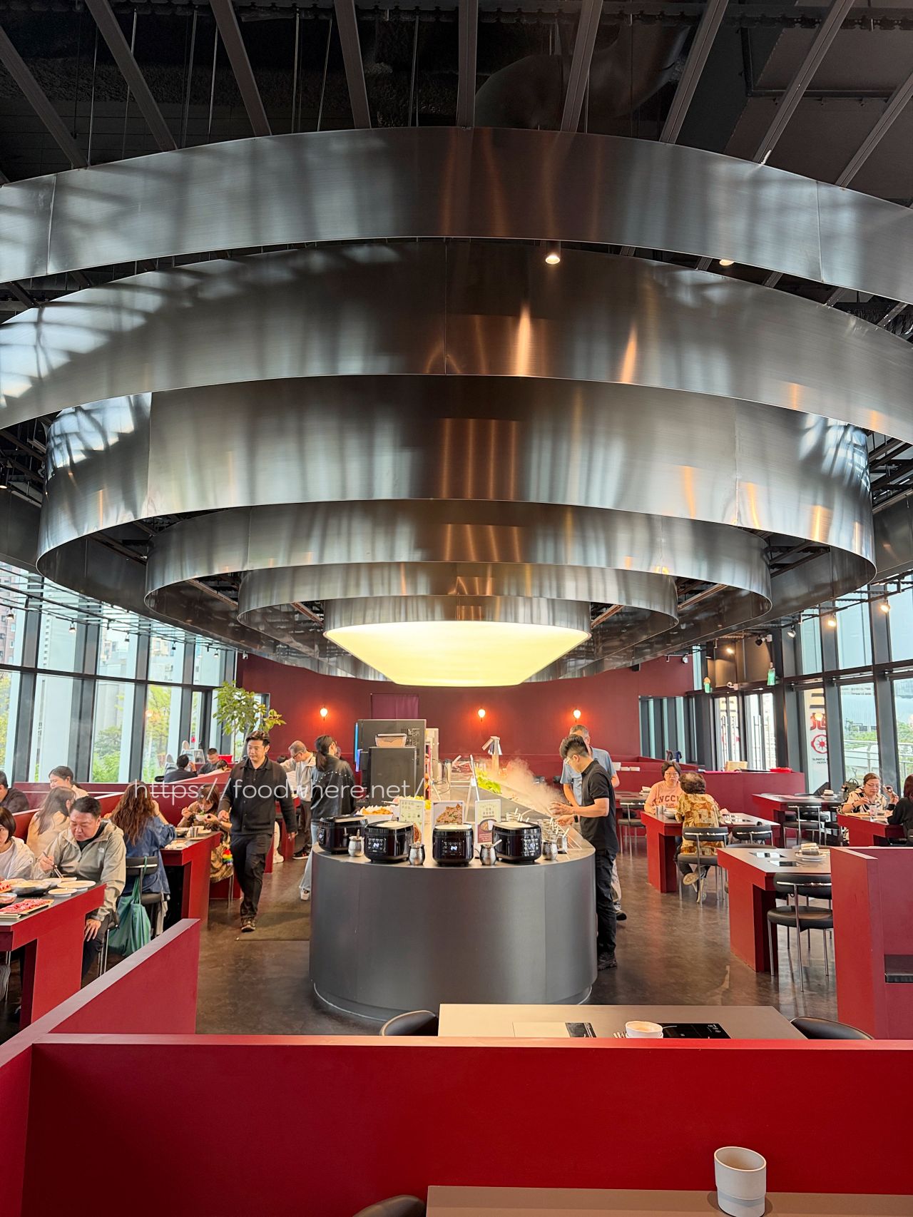 （有菜單）2026 高雄火鍋推薦《二旭鍋高流店》369元起自助吧吃到飽！必吃炸雞翅、牛大骨鍋 @高雄美食底對