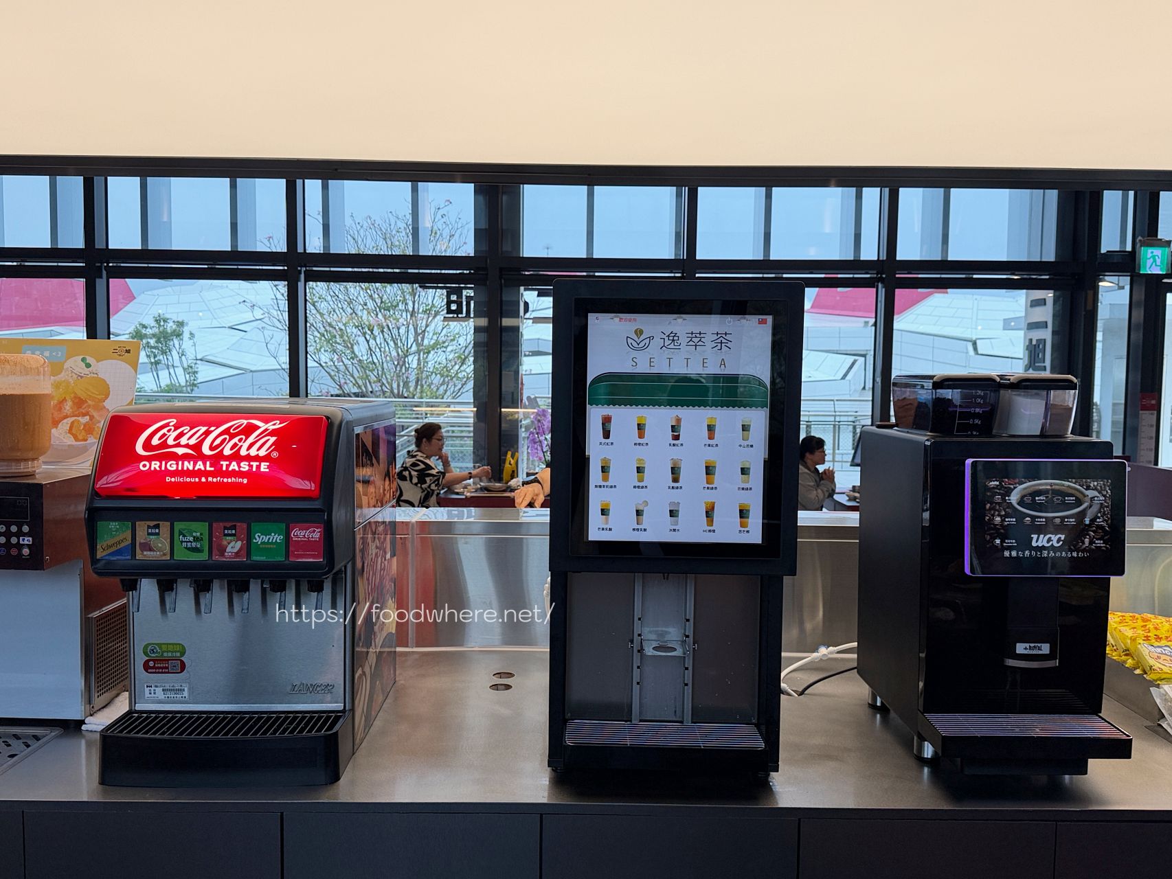 （有菜單）2026 高雄火鍋推薦《二旭鍋高流店》369元起自助吧吃到飽！必吃炸雞翅、牛大骨鍋 @高雄美食底對