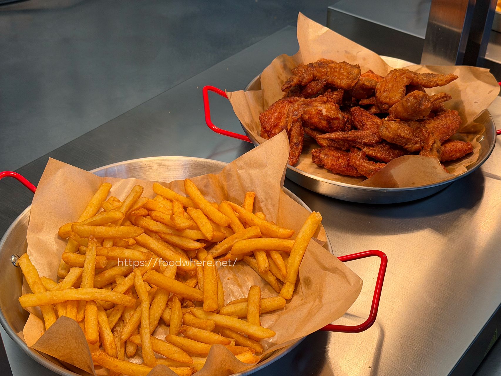 （有菜單）2026 高雄火鍋推薦《二旭鍋高流店》369元起自助吧吃到飽！必吃炸雞翅、牛大骨鍋 @高雄美食底對