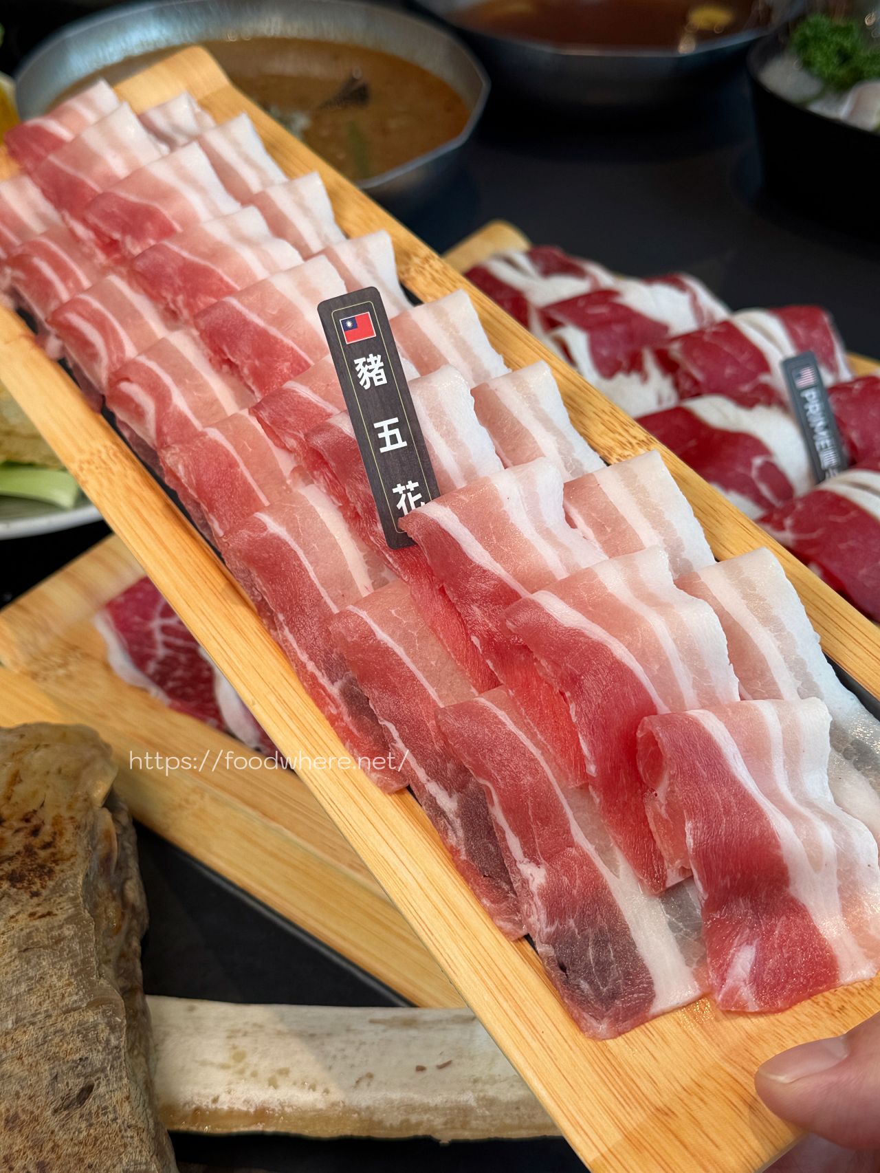 （有菜單）2026 高雄火鍋推薦《二旭鍋高流店》369元起自助吧吃到飽！必吃炸雞翅、牛大骨鍋 @高雄美食底對