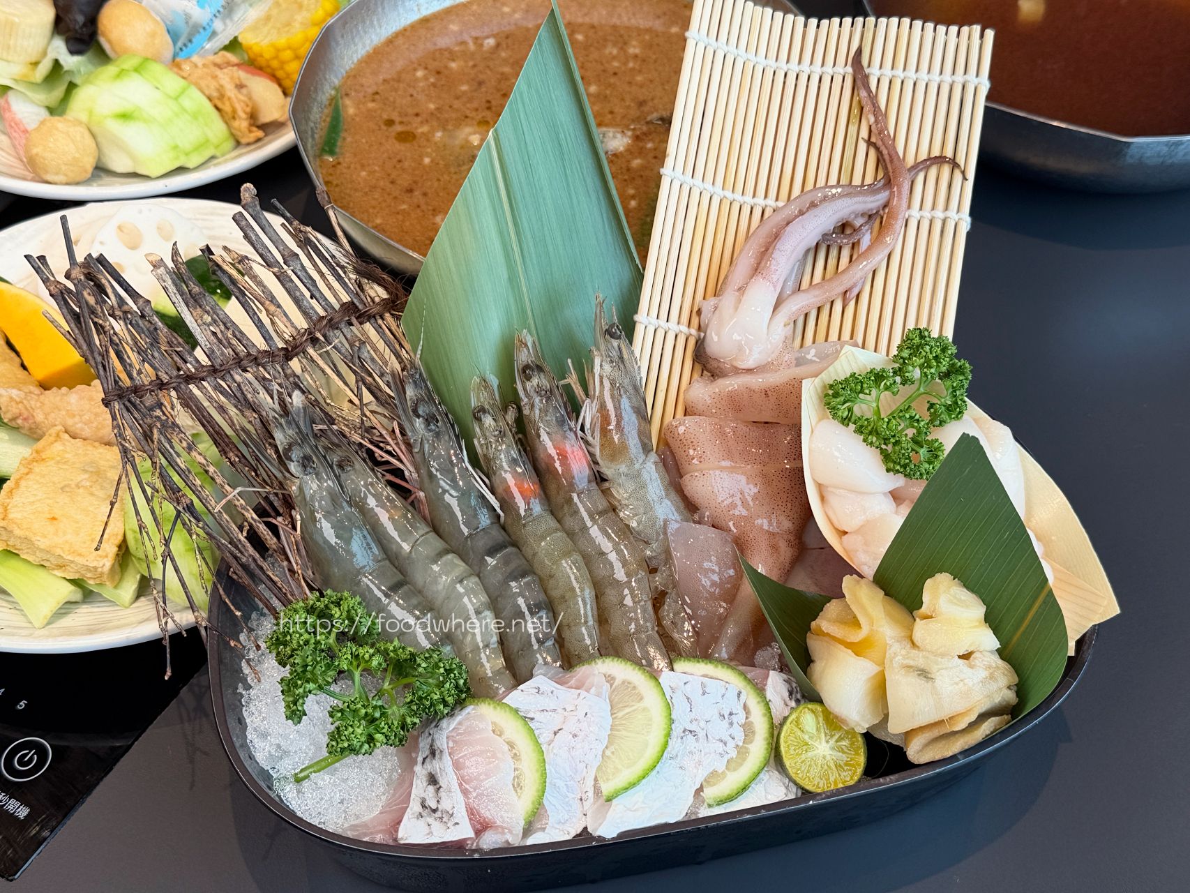 （有菜單）2026 高雄火鍋推薦《二旭鍋高流店》369元起自助吧吃到飽！必吃炸雞翅、牛大骨鍋 @高雄美食底對