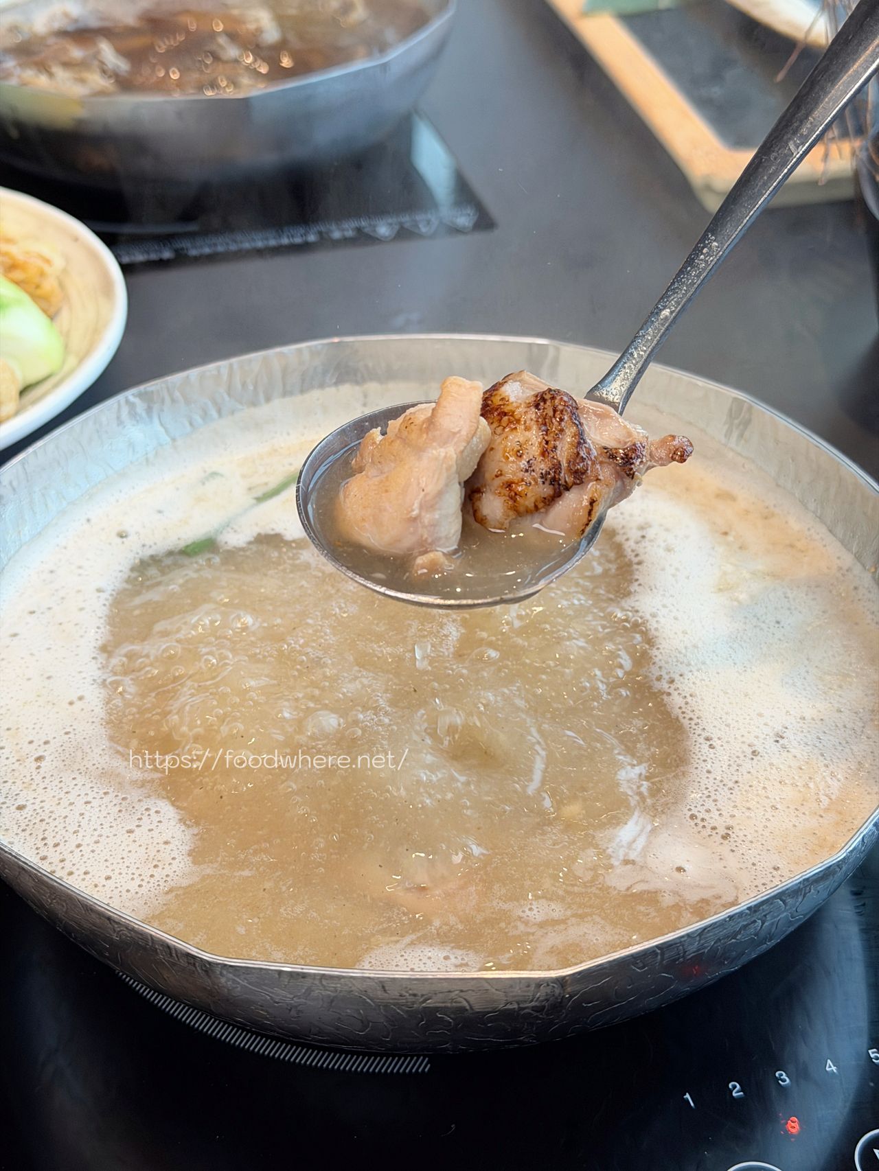 （有菜單）2026 高雄火鍋推薦《二旭鍋高流店》369元起自助吧吃到飽！必吃炸雞翅、牛大骨鍋 @高雄美食底對