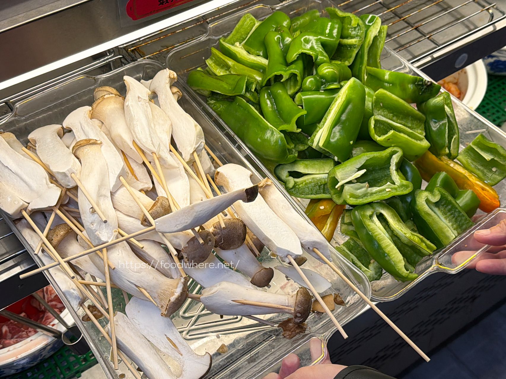 高雄楠梓美食『烤骨學院 』$699 現流魚獲、火烤吃到飽！教你如何把大烤爐用到最極致 @高雄美食底對