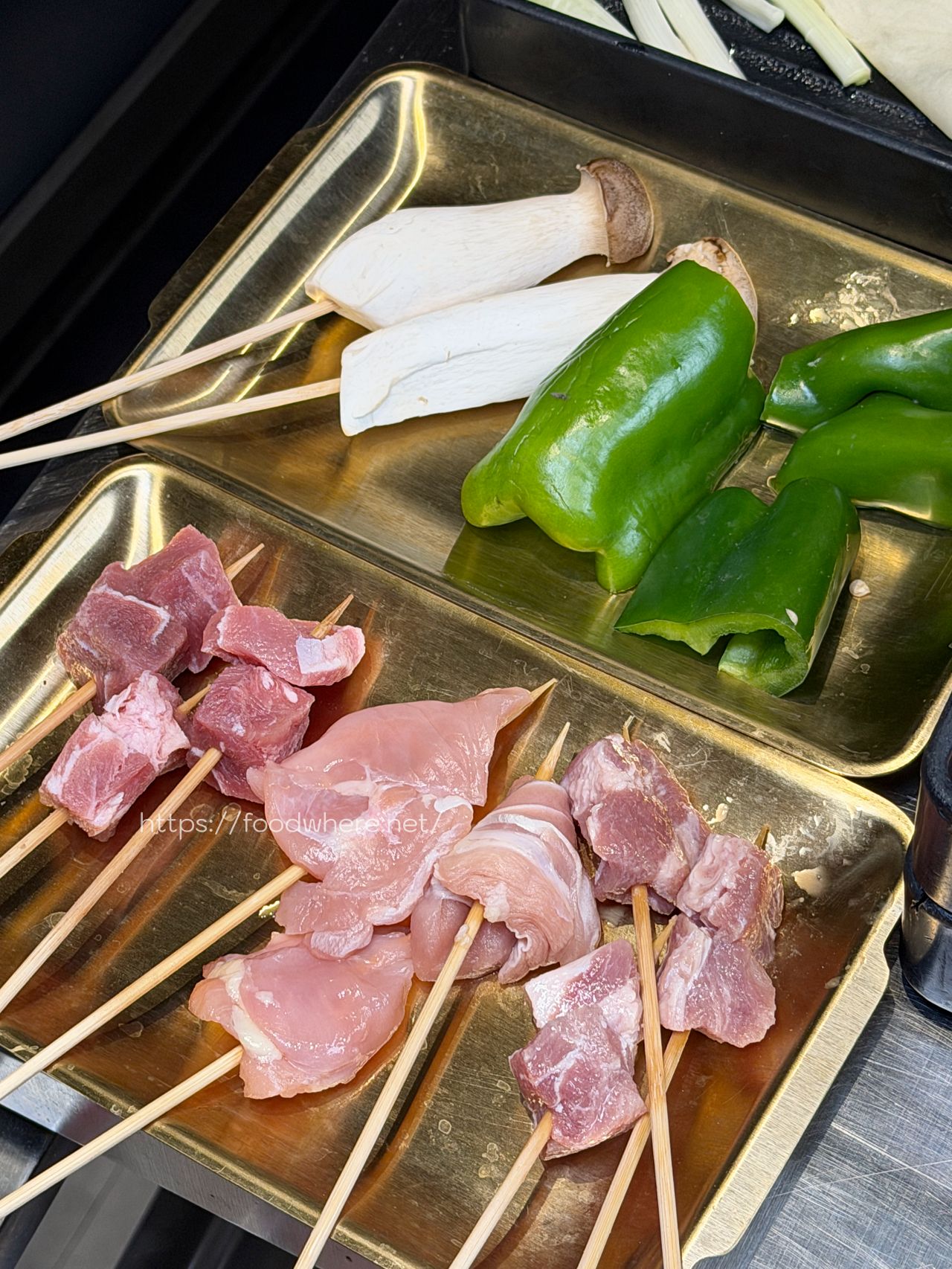 高雄楠梓美食『烤骨學院 』$699 現流魚獲、火烤吃到飽！教你如何把大烤爐用到最極致 @高雄美食底對