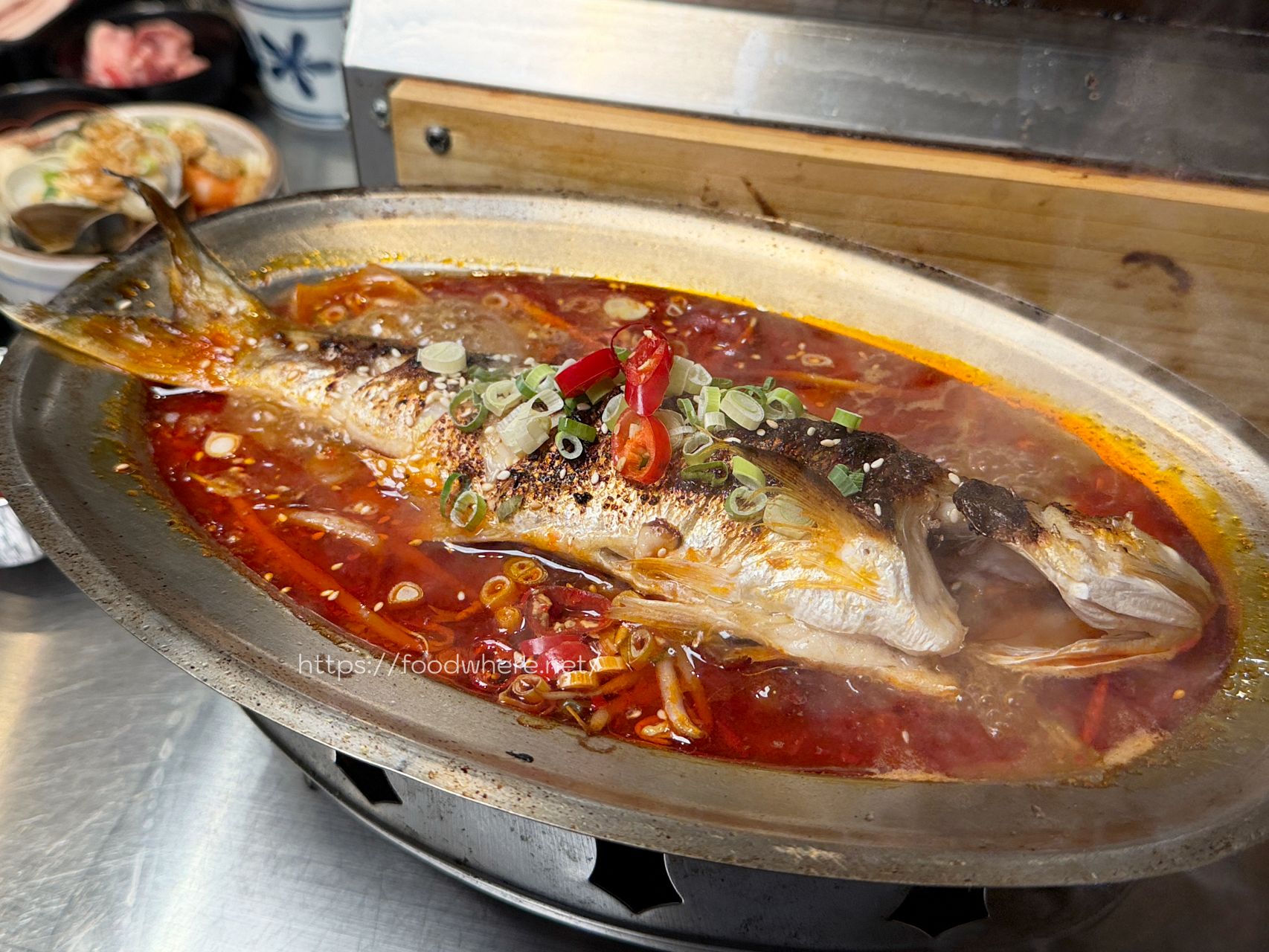 高雄楠梓美食『烤骨學院 』$699 現流魚獲、火烤吃到飽！教你如何把大烤爐用到最極致 @高雄美食底對