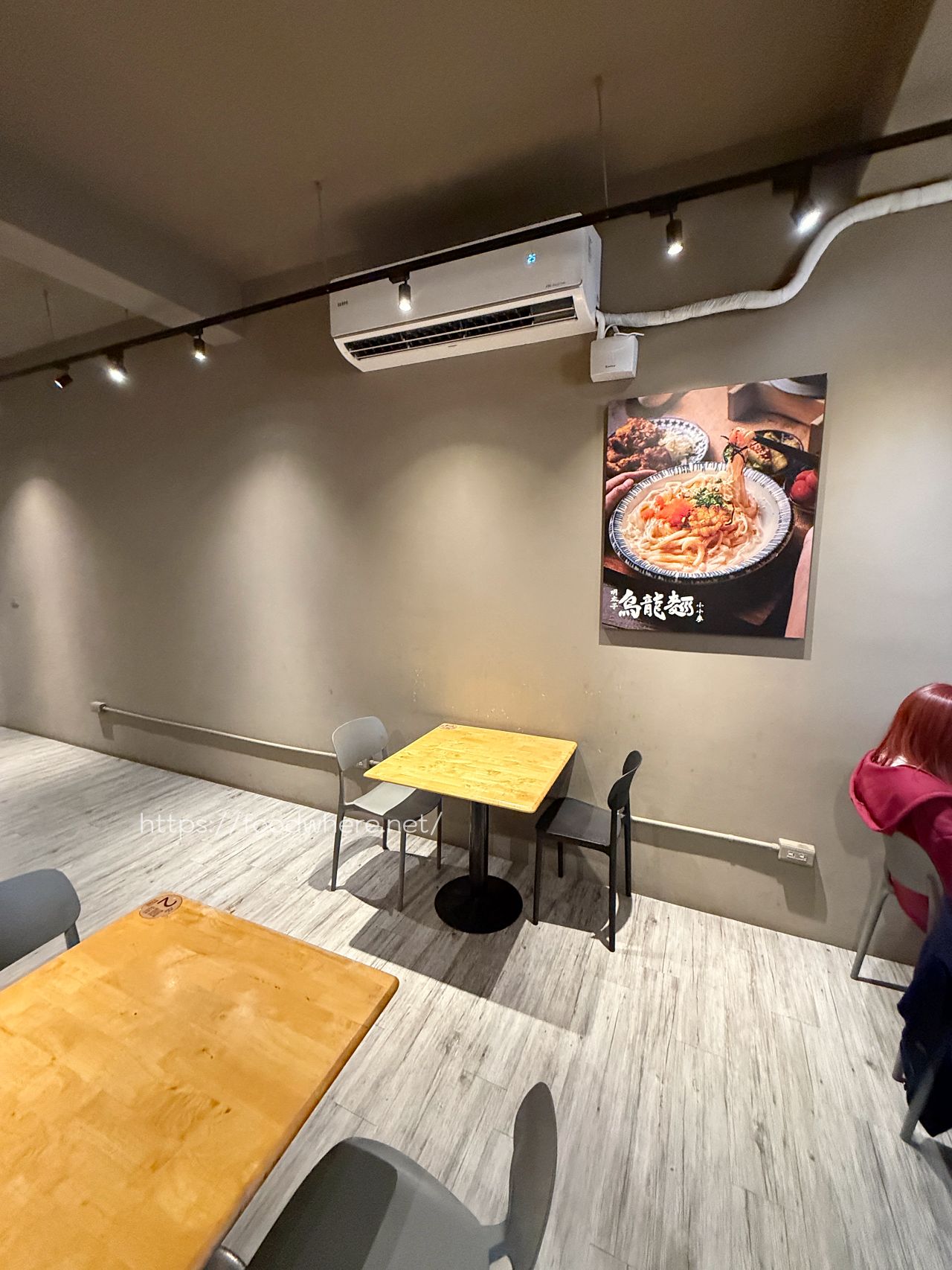 高雄苓雅美食《小小麥》高雄烏龍麵專賣！這碗「蒜奶蝦蝦」真的會讓人一吃上癮 @高雄美食底對