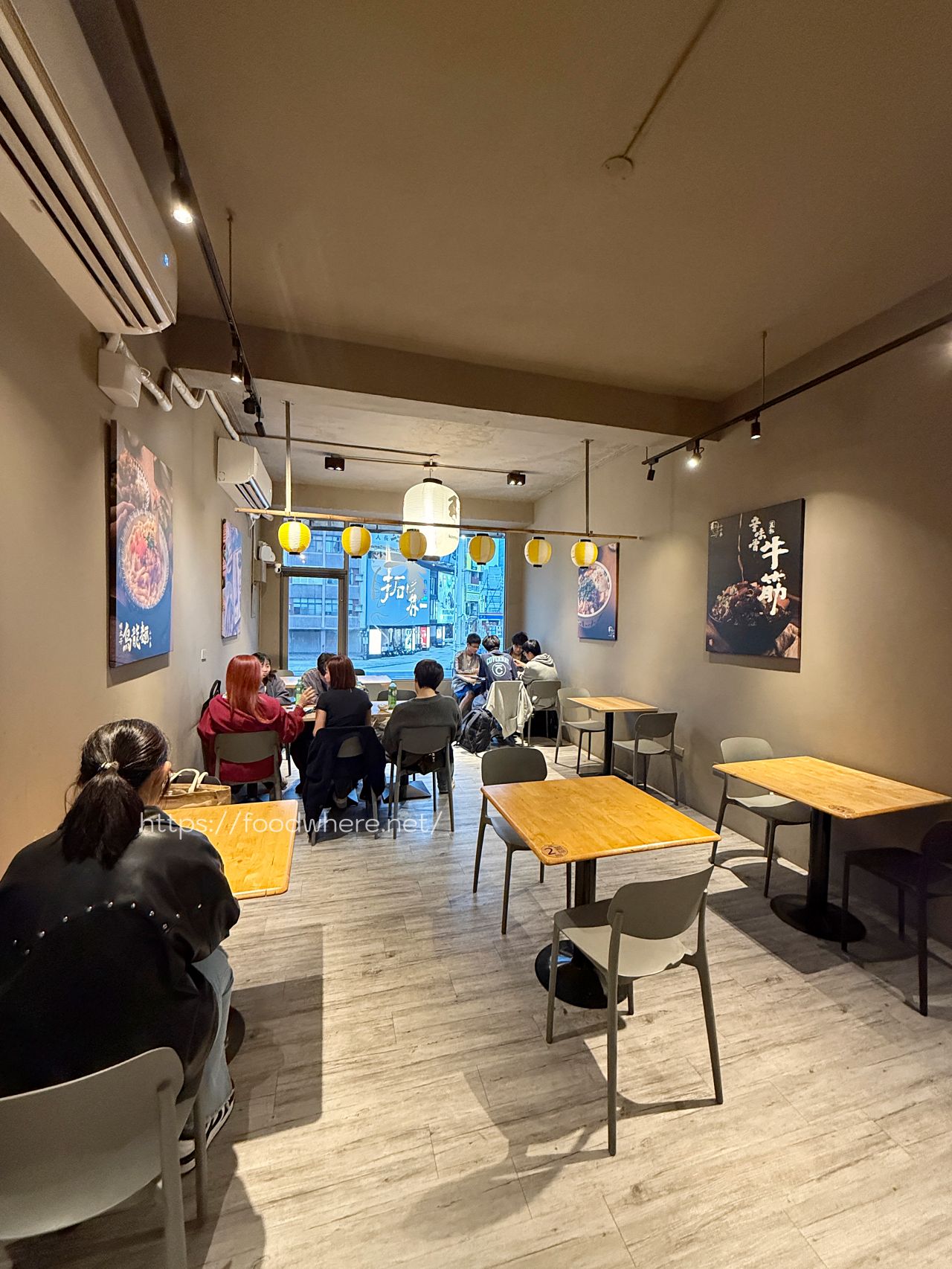 高雄苓雅美食《小小麥》高雄烏龍麵專賣！這碗「蒜奶蝦蝦」真的會讓人一吃上癮 @高雄美食底對