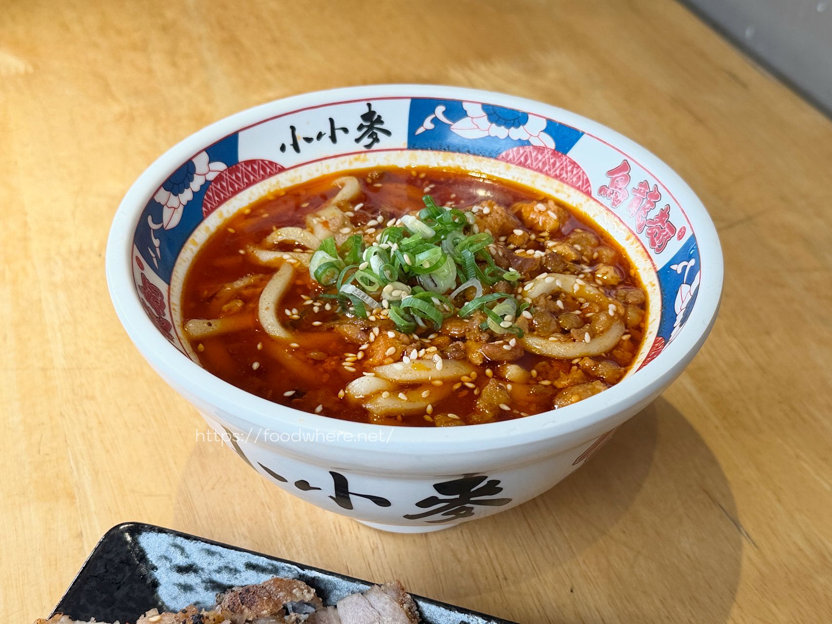 高雄苓雅美食《小小麥》高雄烏龍麵專賣！這碗「蒜奶蝦蝦」真的會讓人一吃上癮 @高雄美食底對