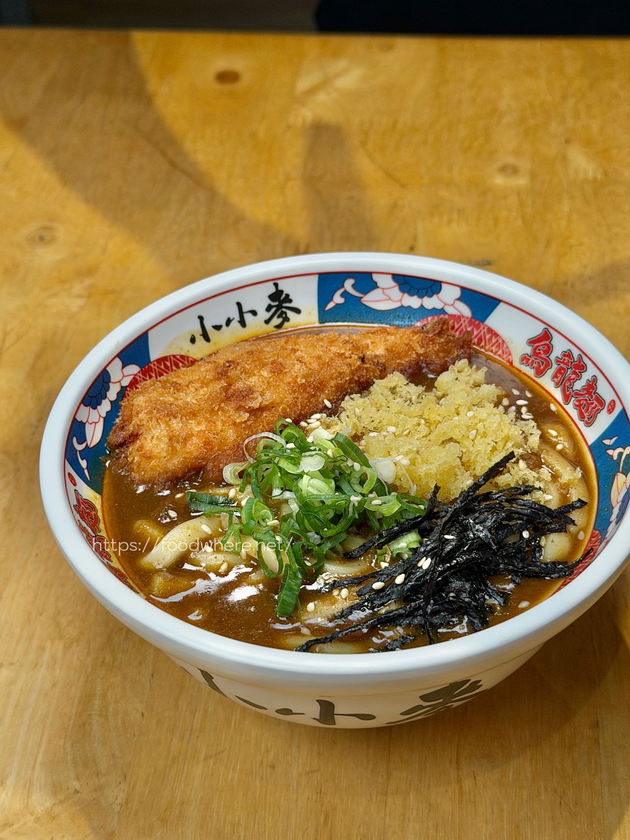 高雄苓雅美食《小小麥》高雄烏龍麵專賣！這碗「蒜奶蝦蝦」真的會讓人一吃上癮 @高雄美食底對