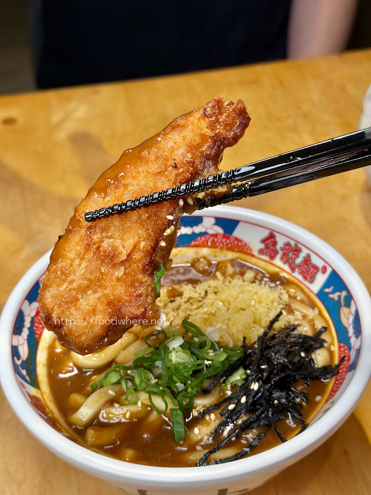 高雄苓雅美食《小小麥》高雄烏龍麵專賣！這碗「蒜奶蝦蝦」真的會讓人一吃上癮 @高雄美食底對