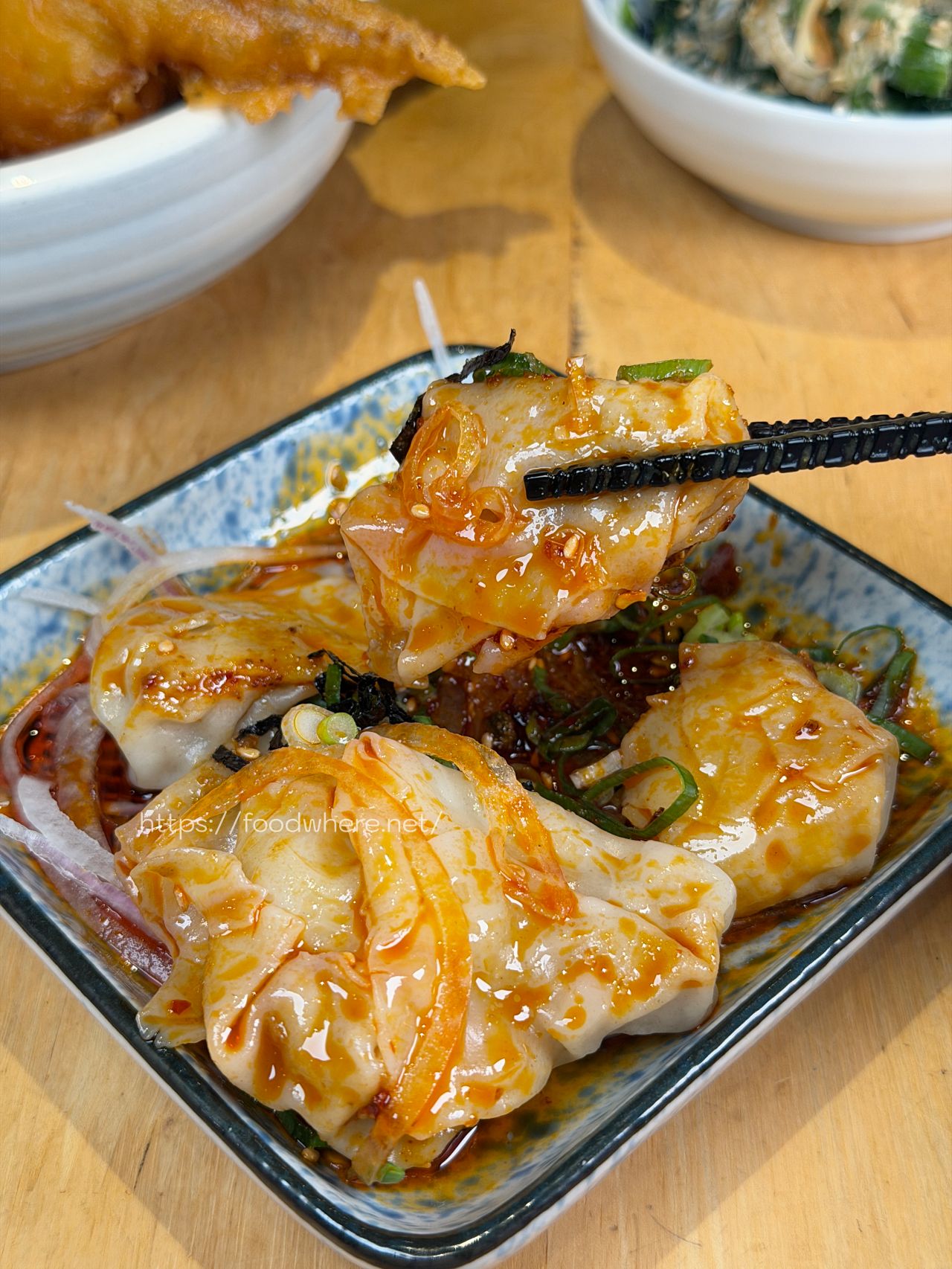 高雄苓雅美食《小小麥》高雄烏龍麵專賣！這碗「蒜奶蝦蝦」真的會讓人一吃上癮 @高雄美食底對