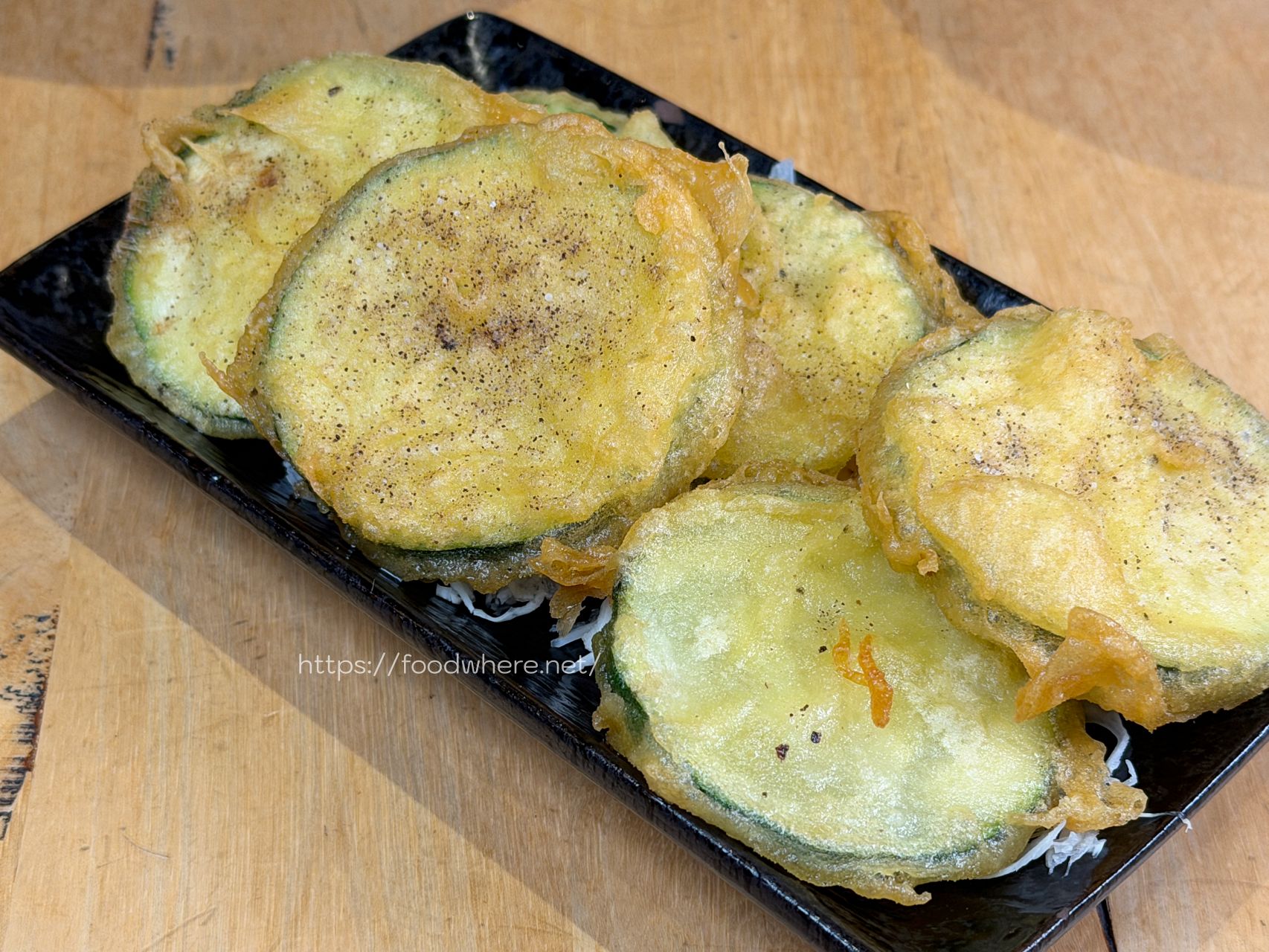 高雄苓雅美食《小小麥》高雄烏龍麵專賣！這碗「蒜奶蝦蝦」真的會讓人一吃上癮 @高雄美食底對