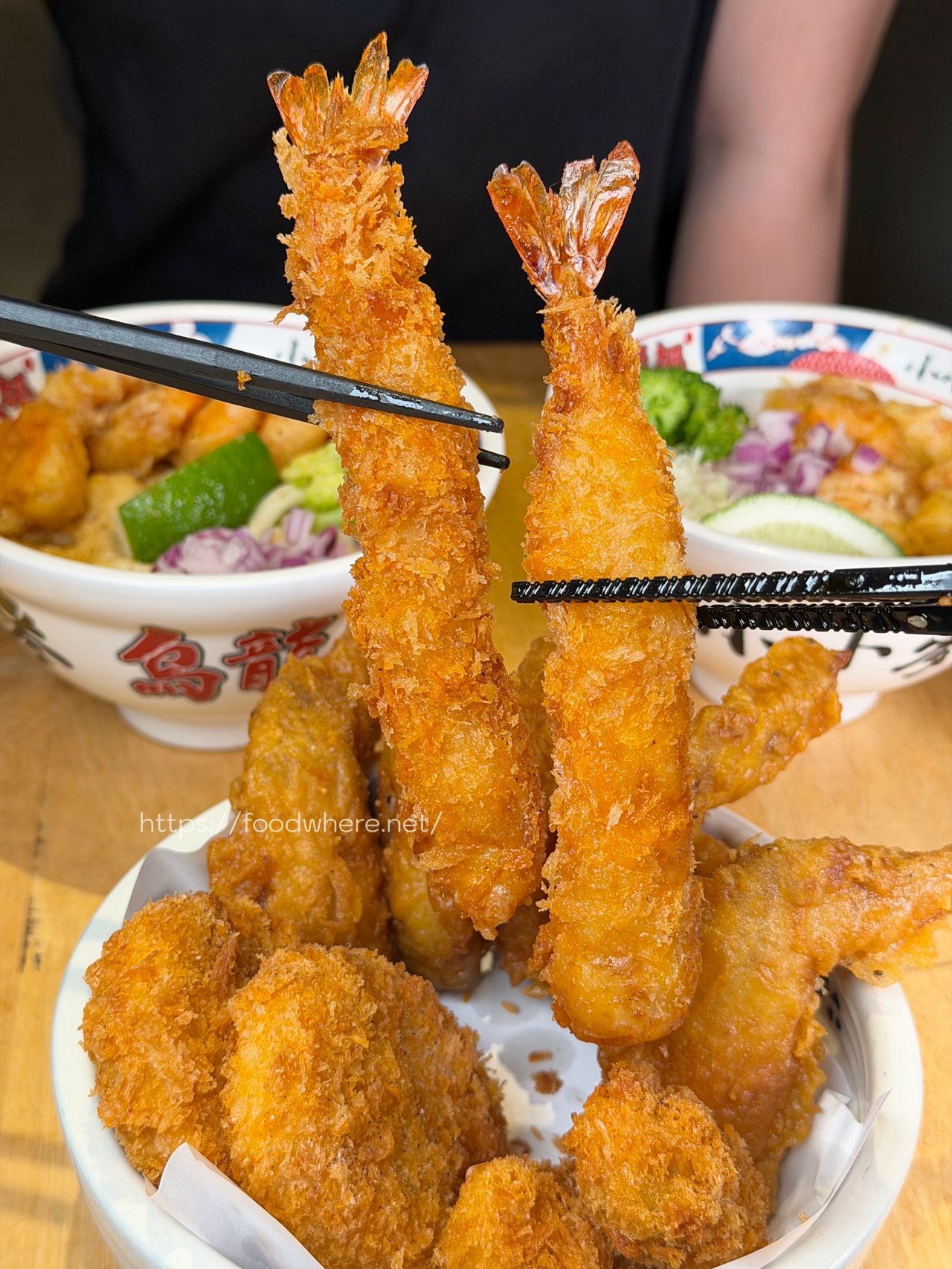 高雄苓雅美食《小小麥》高雄烏龍麵專賣！這碗「蒜奶蝦蝦」真的會讓人一吃上癮 @高雄美食底對