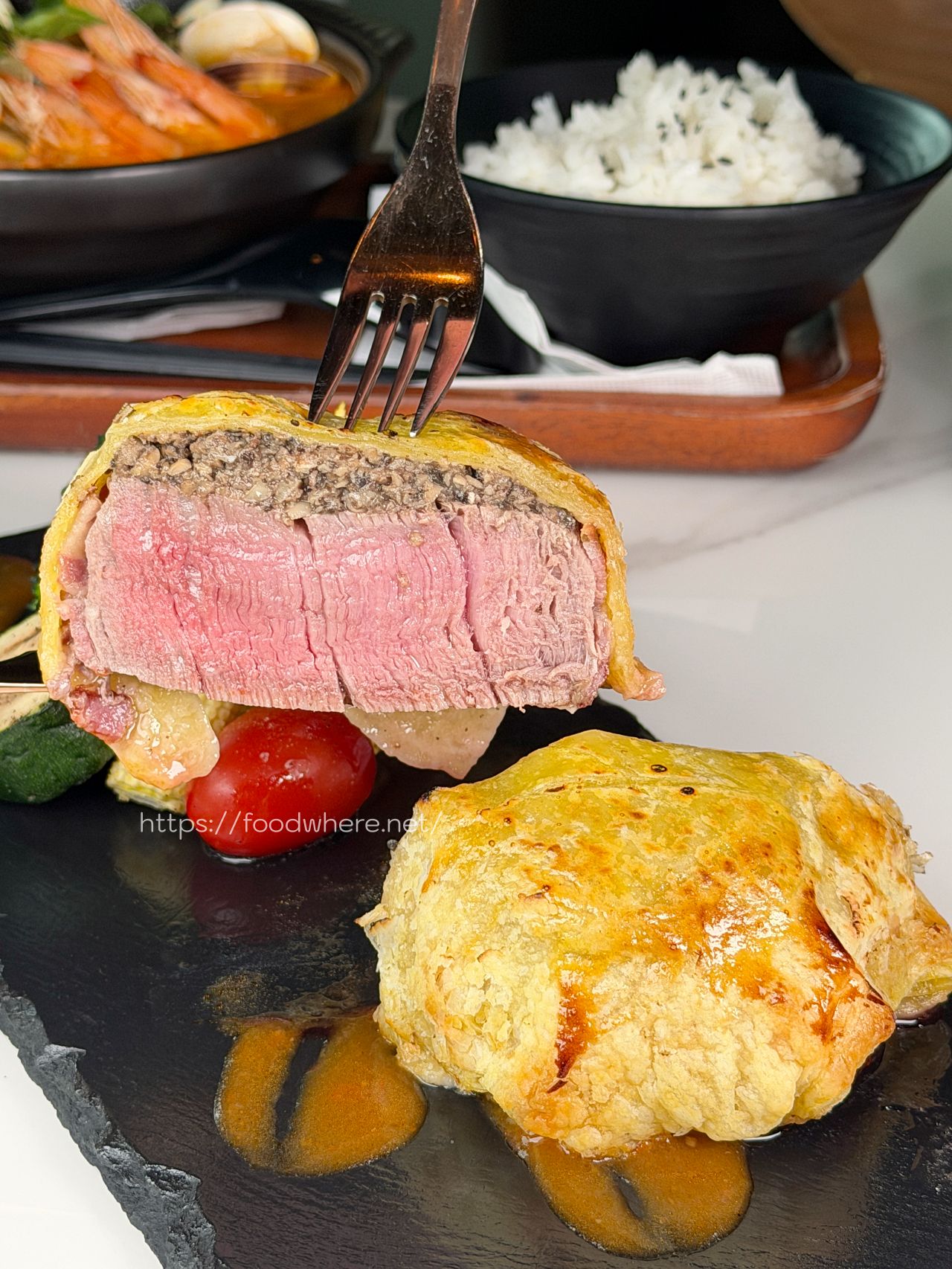 (2026最新菜單)高雄鼓山美食『Green餐廳』隱身農十六的超高 CP 值私藏餐廳！全高雄最便宜的威靈頓牛排就在這 @高雄美食底對