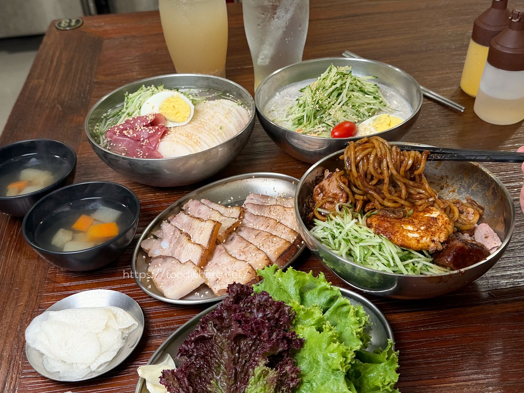 高雄韓式冷麵《雲冷麵屋》隱身金門街的道地韓味，首推超開胃洛神蘿蔔水冷麵！ @高雄美食底對