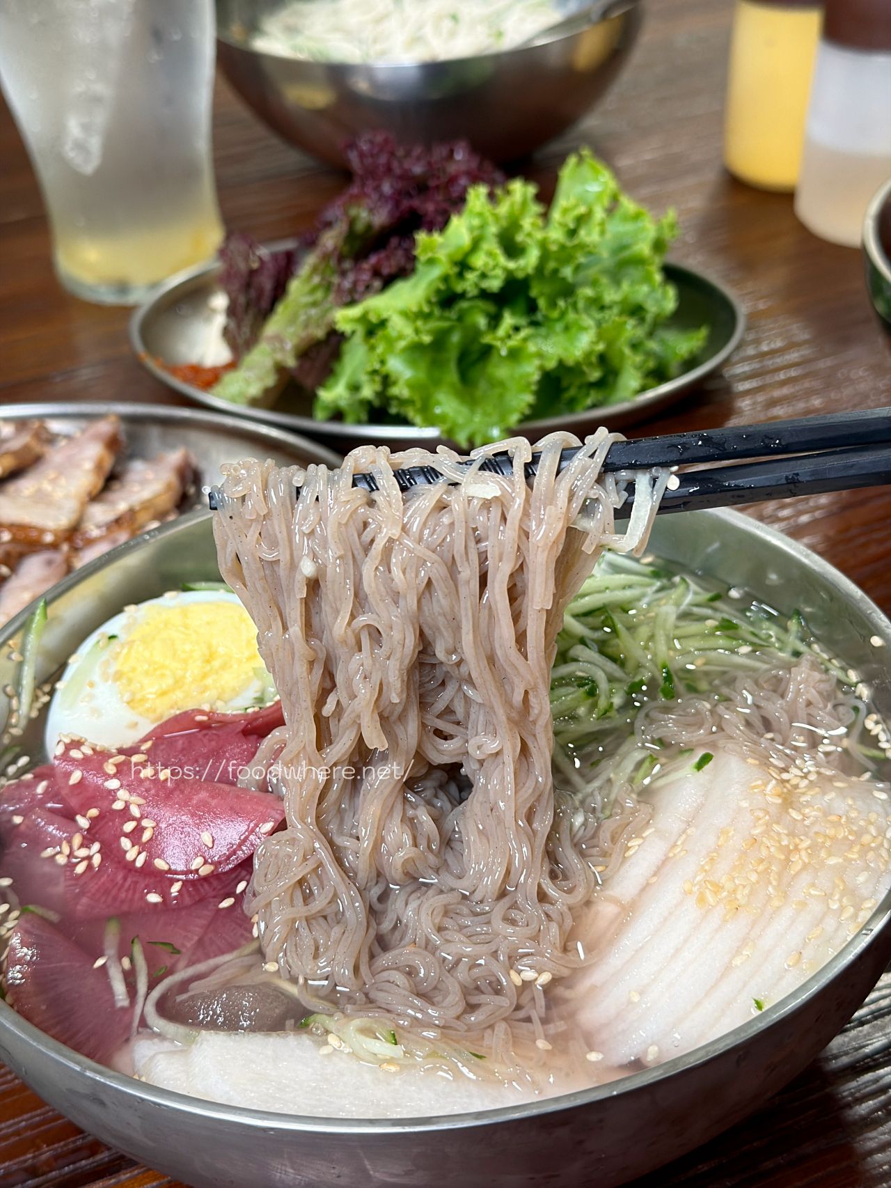 高雄韓式冷麵《雲冷麵屋》隱身金門街的道地韓味，首推超開胃洛神蘿蔔水冷麵！ @高雄美食底對