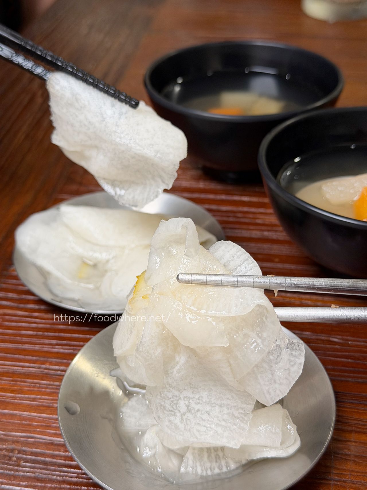 高雄韓式冷麵《雲冷麵屋》隱身金門街的道地韓味，首推超開胃洛神蘿蔔水冷麵！ @高雄美食底對