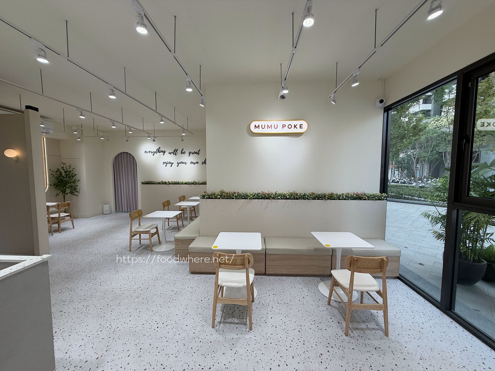 （有菜單）高雄三民美食《MUMU POKE 十全美都店》波奇控愛店開新分店了！環境超 Chill、配料多到選不完 @高雄美食底對