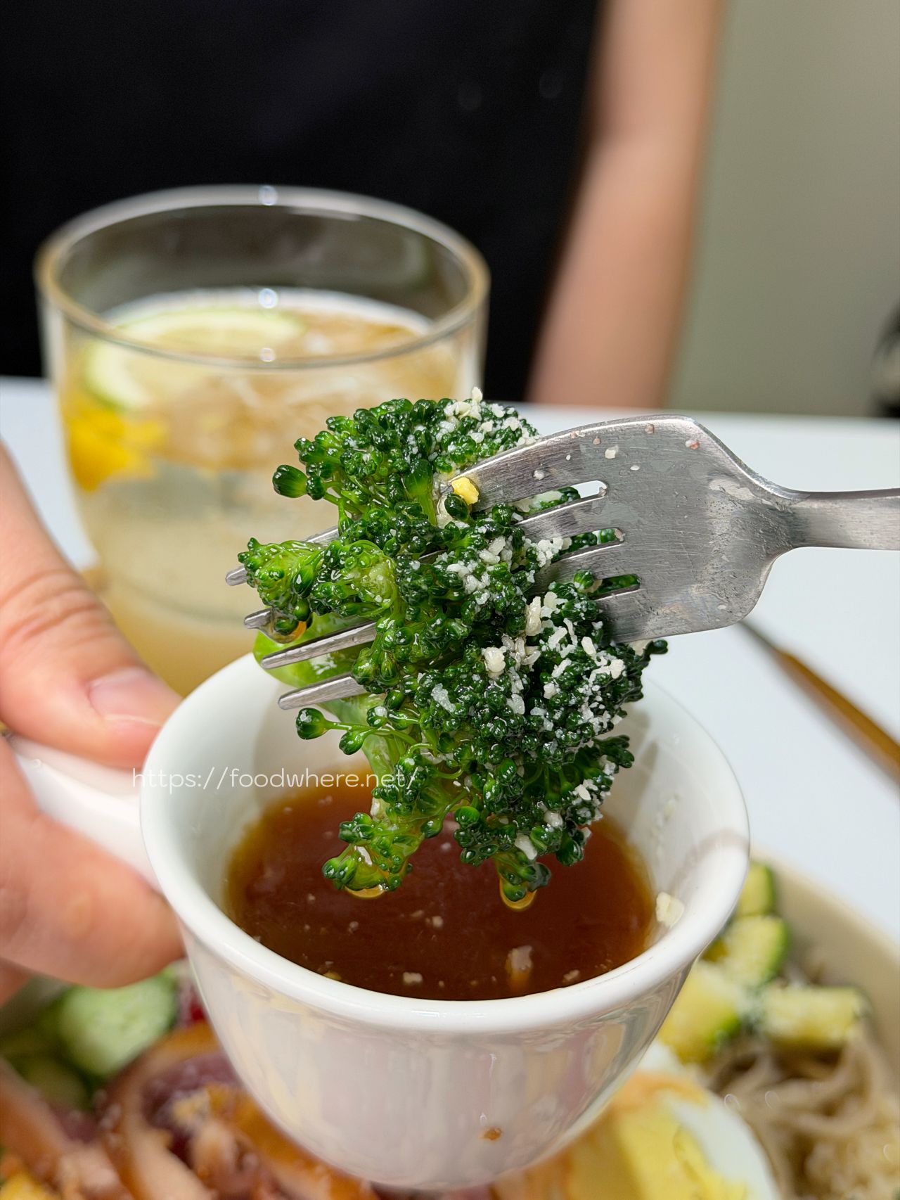 （有菜單）高雄三民美食《MUMU POKE 十全美都店》波奇控愛店開新分店了！環境超 Chill、配料多到選不完 @高雄美食底對