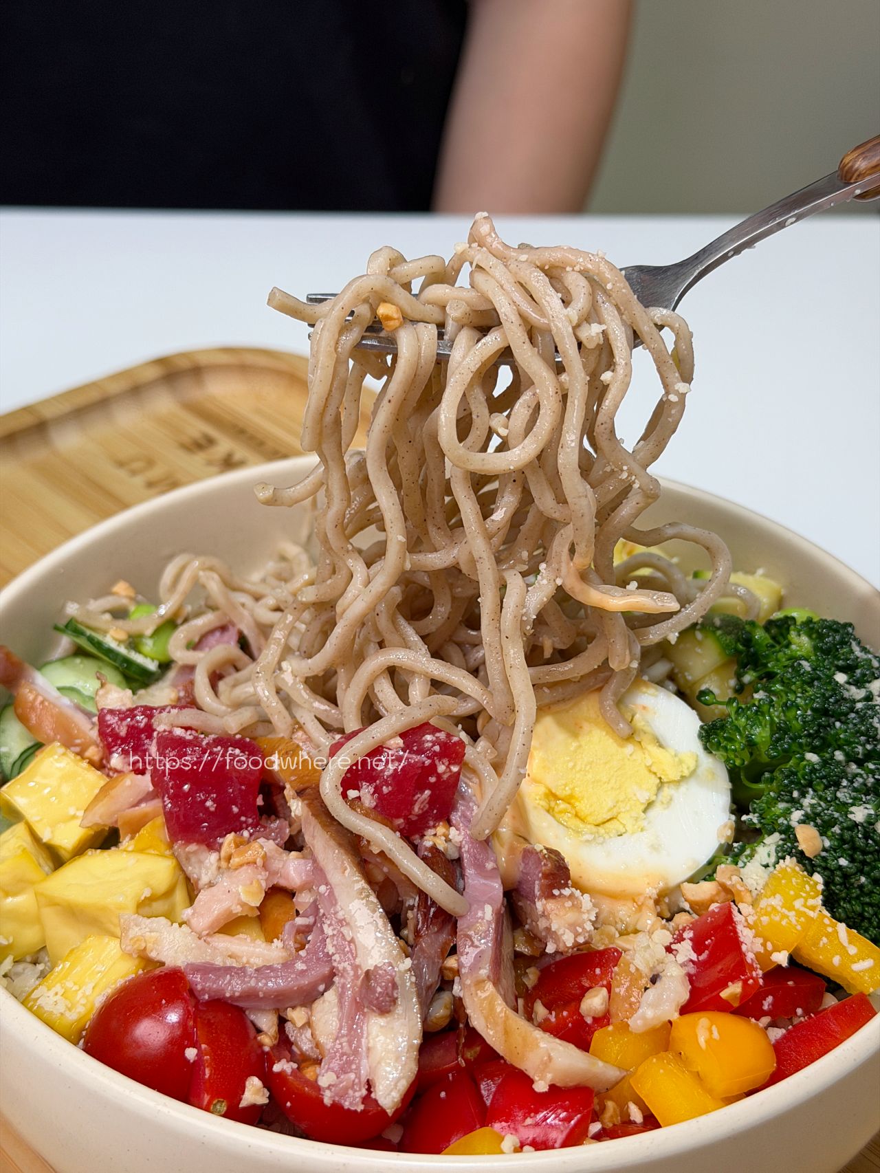 （有菜單）高雄三民美食《MUMU POKE 十全美都店》波奇控愛店開新分店了！環境超 Chill、配料多到選不完 @高雄美食底對