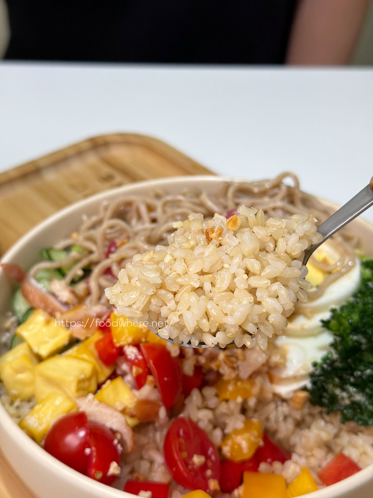 （有菜單）高雄三民美食《MUMU POKE 十全美都店》波奇控愛店開新分店了！環境超 Chill、配料多到選不完 @高雄美食底對