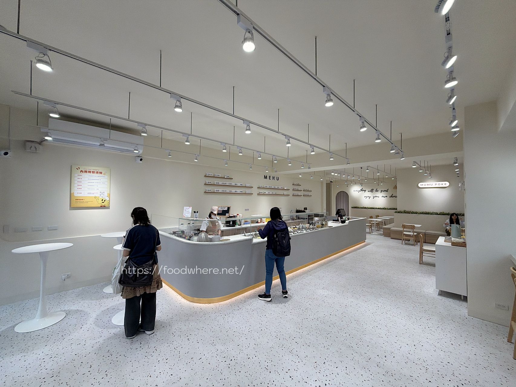 （有菜單）高雄三民美食《MUMU POKE 十全美都店》波奇控愛店開新分店了！環境超 Chill、配料多到選不完 @高雄美食底對