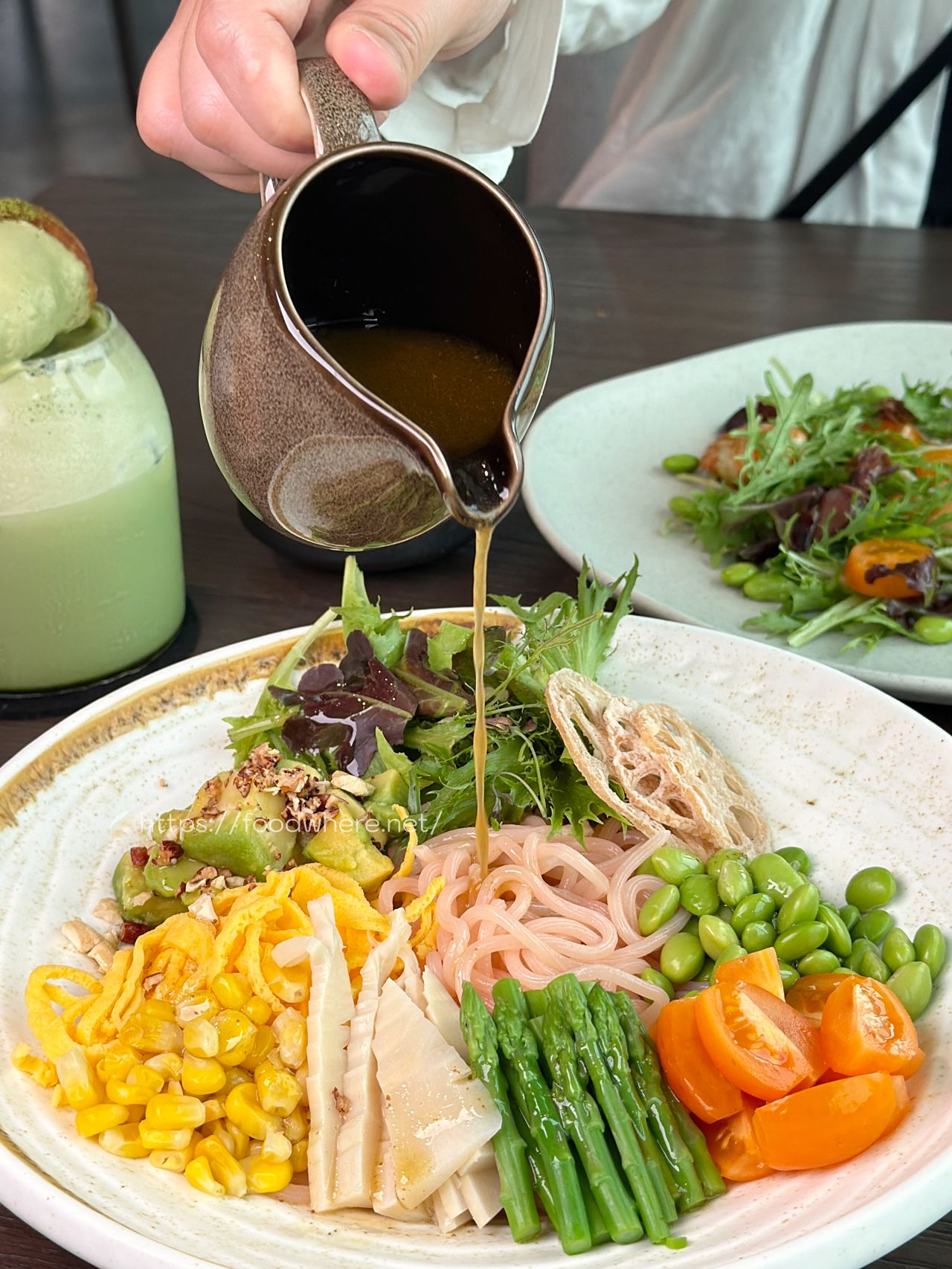 高雄苓雅美食《LAB FE21 遠百店》隱身 17 樓的高空早午餐！霸氣龍蝦石斑粥與精緻母親節套餐 @高雄美食底對