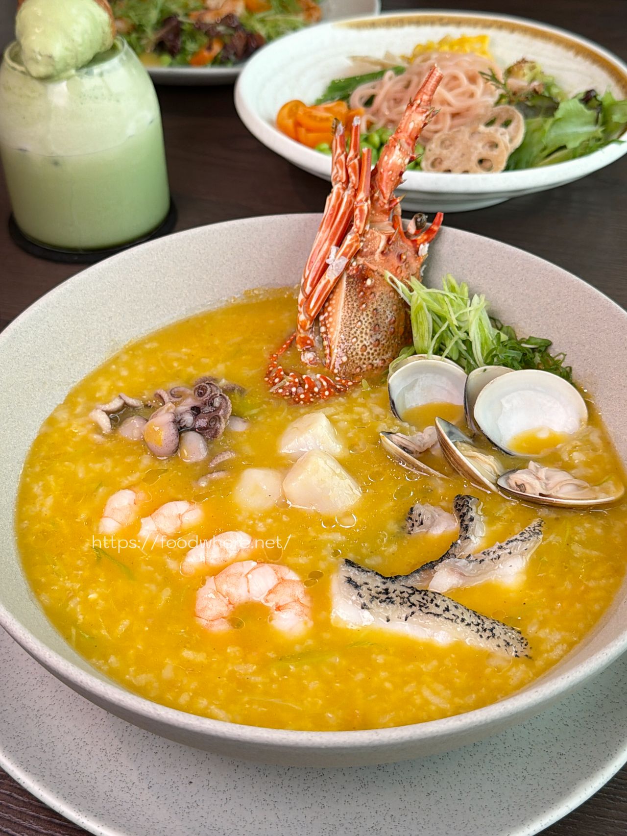 高雄苓雅美食《LAB FE21 遠百店》隱身 17 樓的高空早午餐！霸氣龍蝦石斑粥與精緻母親節套餐 @高雄美食底對