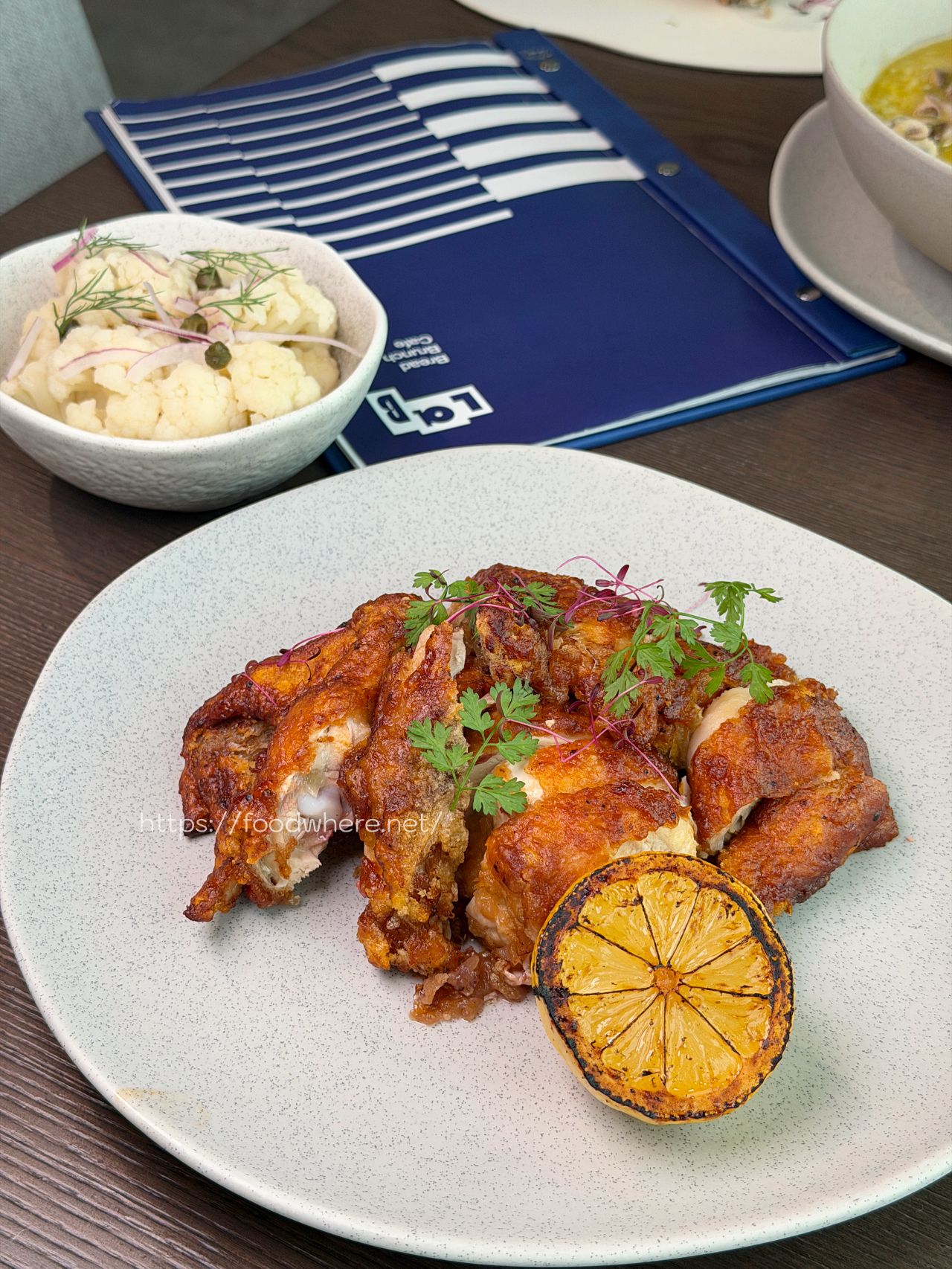 高雄苓雅美食《LAB FE21 遠百店》隱身 17 樓的高空早午餐！霸氣龍蝦石斑粥與精緻母親節套餐 @高雄美食底對