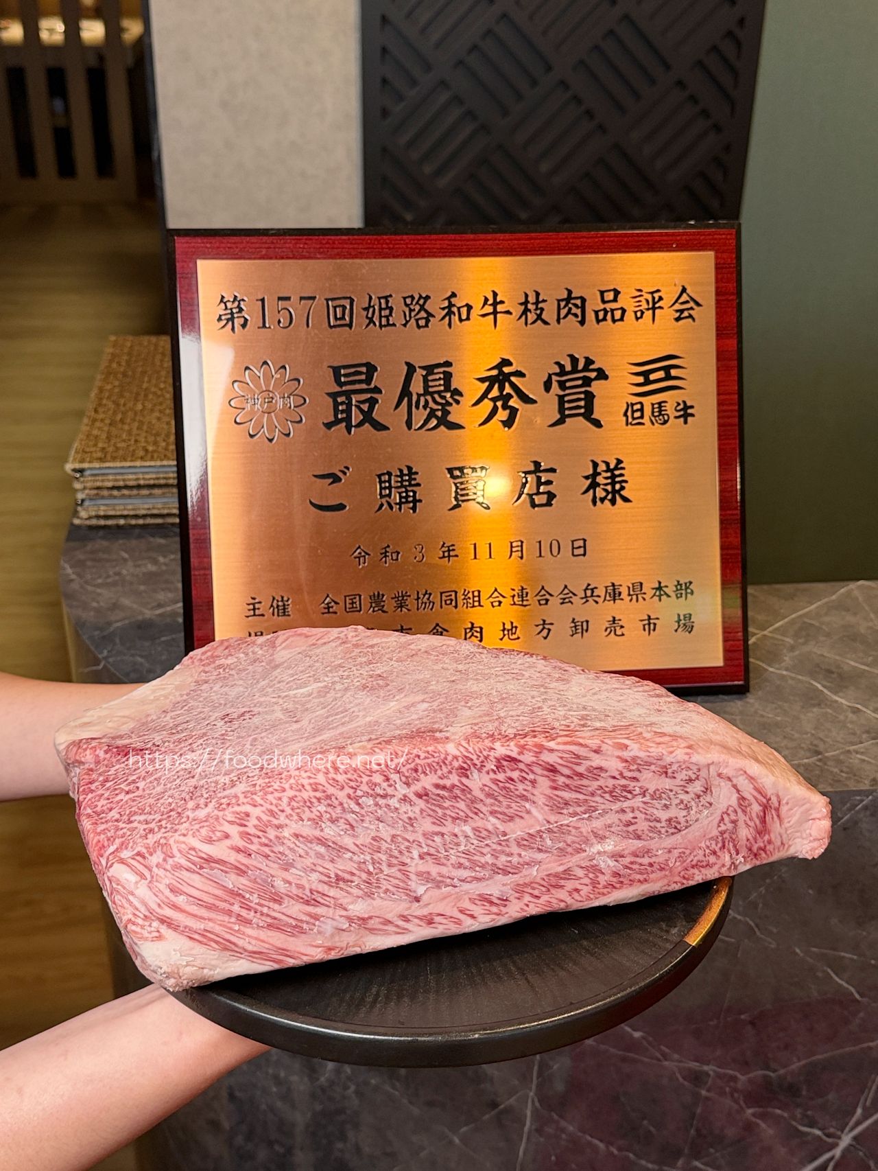 高雄旗山美食《東明川日式燒肉》不用飛日本，在旗山就能爽吃日本 BMS12 級頂級和牛！ @高雄美食底對