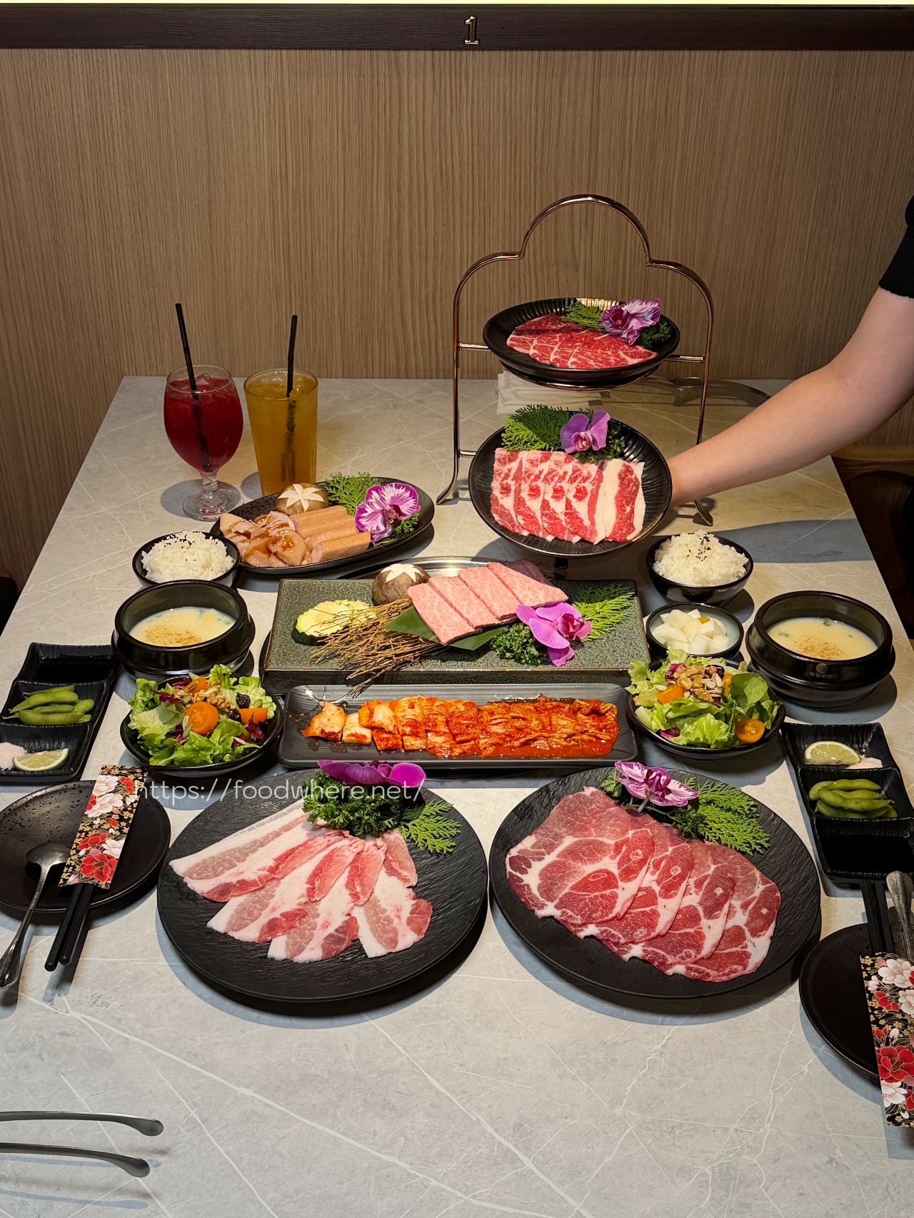 高雄旗山美食《東明川日式燒肉》不用飛日本，在旗山就能爽吃日本 BMS12 級頂級和牛！ @高雄美食底對