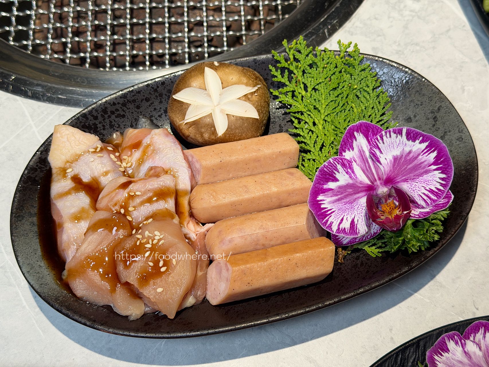 高雄旗山美食《東明川日式燒肉》不用飛日本，在旗山就能爽吃日本 BMS12 級頂級和牛！ @高雄美食底對