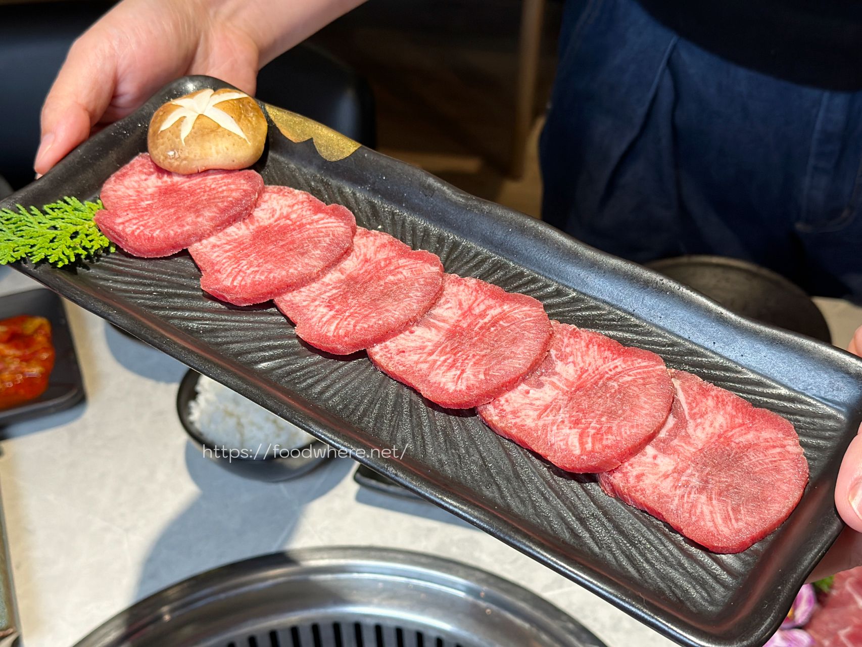 高雄旗山美食《東明川日式燒肉》不用飛日本，在旗山就能爽吃日本 BMS12 級頂級和牛！ @高雄美食底對