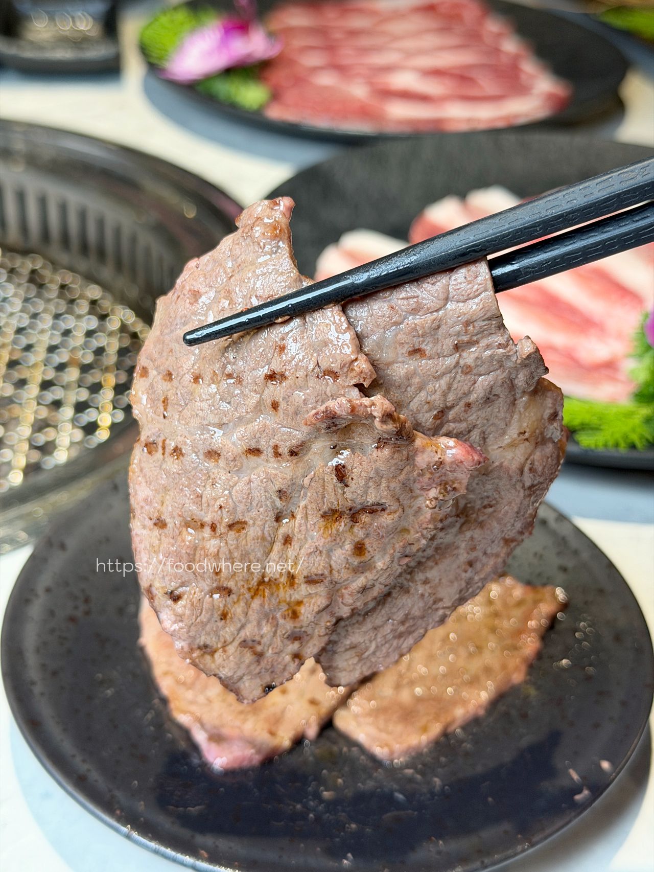 高雄旗山美食《東明川日式燒肉》不用飛日本，在旗山就能爽吃日本 BMS12 級頂級和牛！ @高雄美食底對