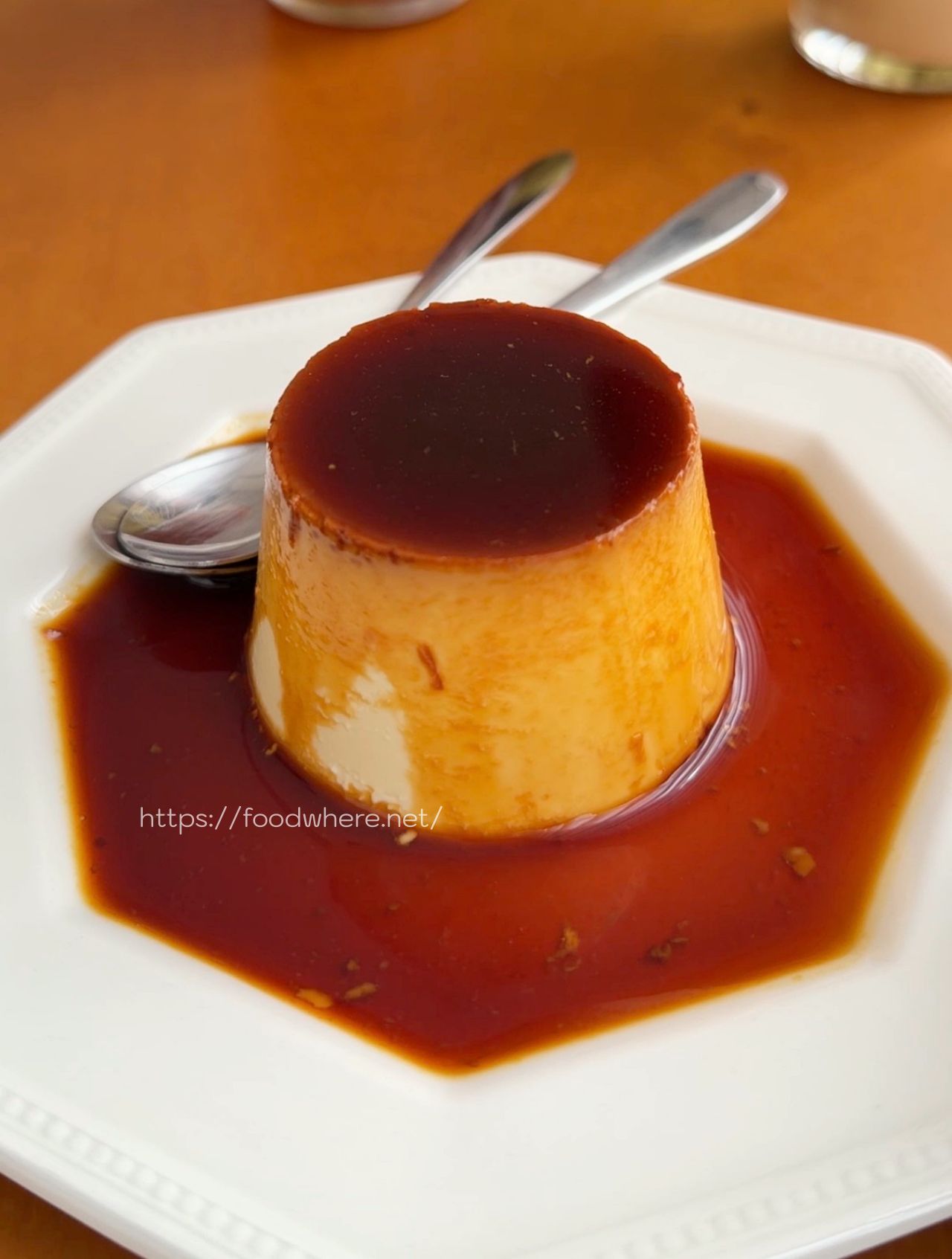 (有放菜單)高雄咖啡廳推薦《BAKI玐崎》隱身巷弄內的的咖啡甜點，空間感超好！ @高雄美食底對